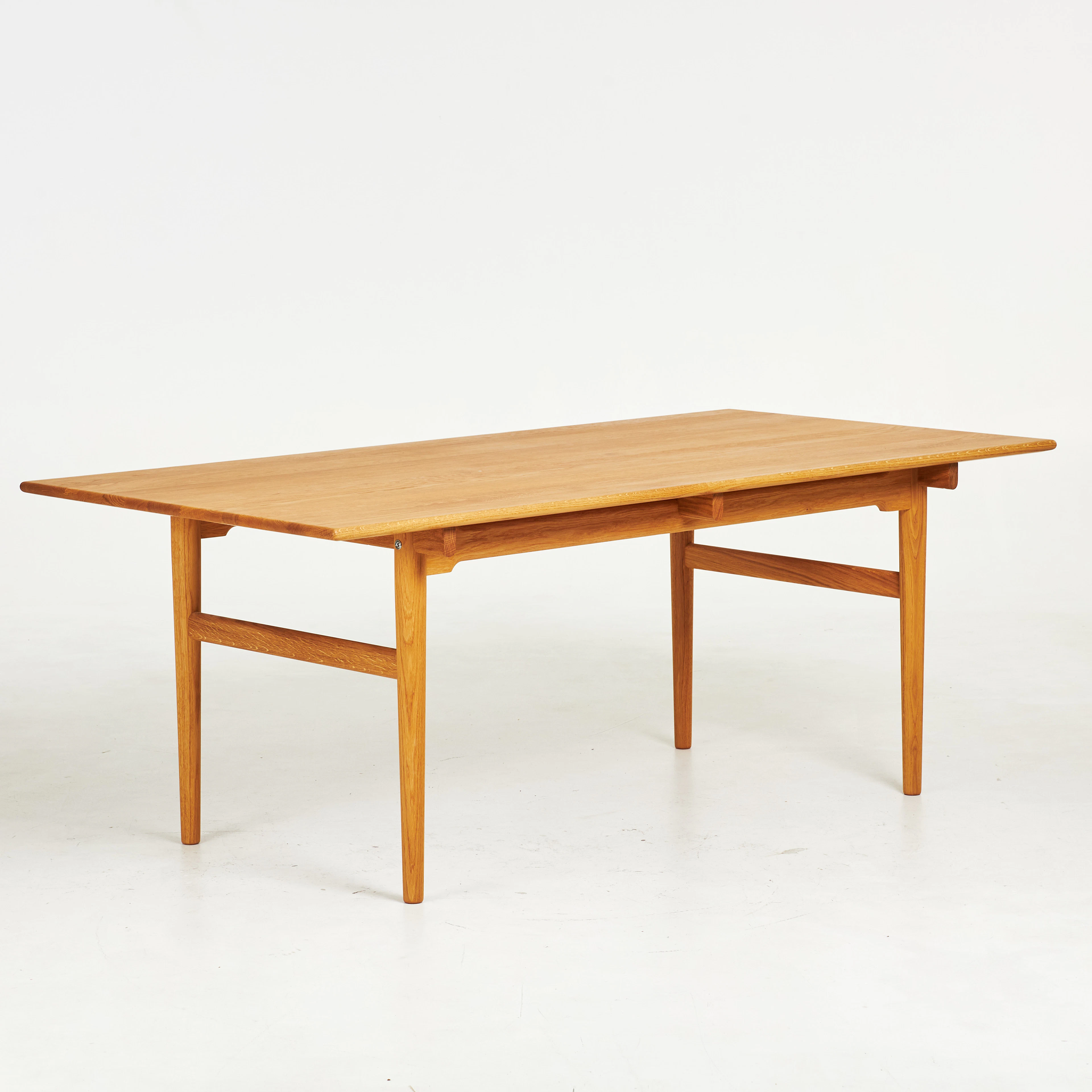HANS J WEGNER. Matbord, "CH327", för Carl Hansen & Søn, Danmark, ek