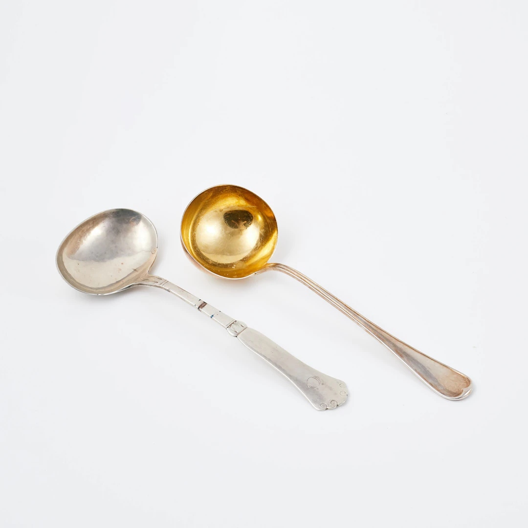 SÅSSLEVAR, 2 dlr, silver, olika tillverkare och modeller, bl.a "Svensk