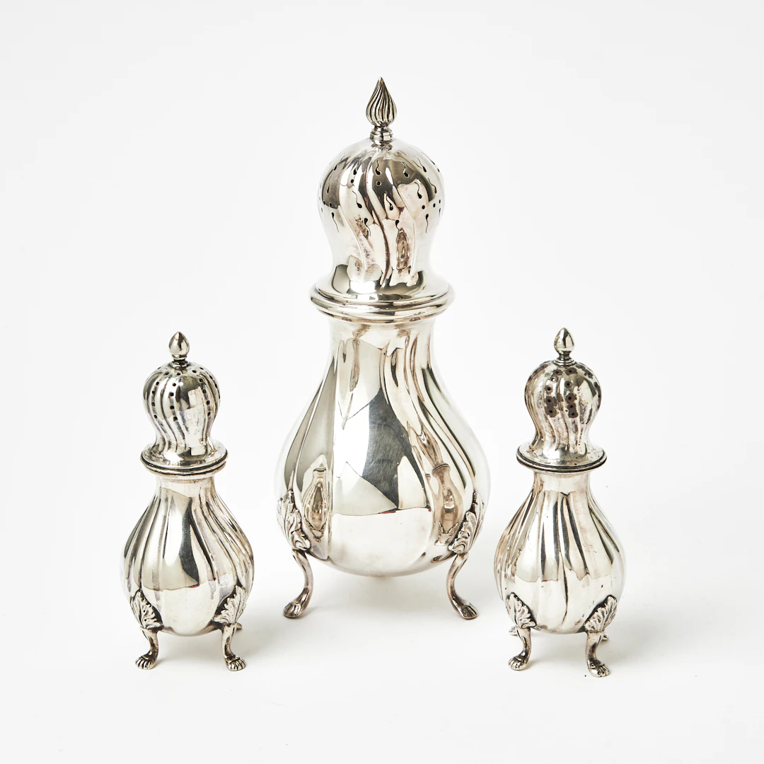 KRYDDKAR, 3 st, silver, rokokostil, C.G Hallberg, Stockholm, ca 1940.