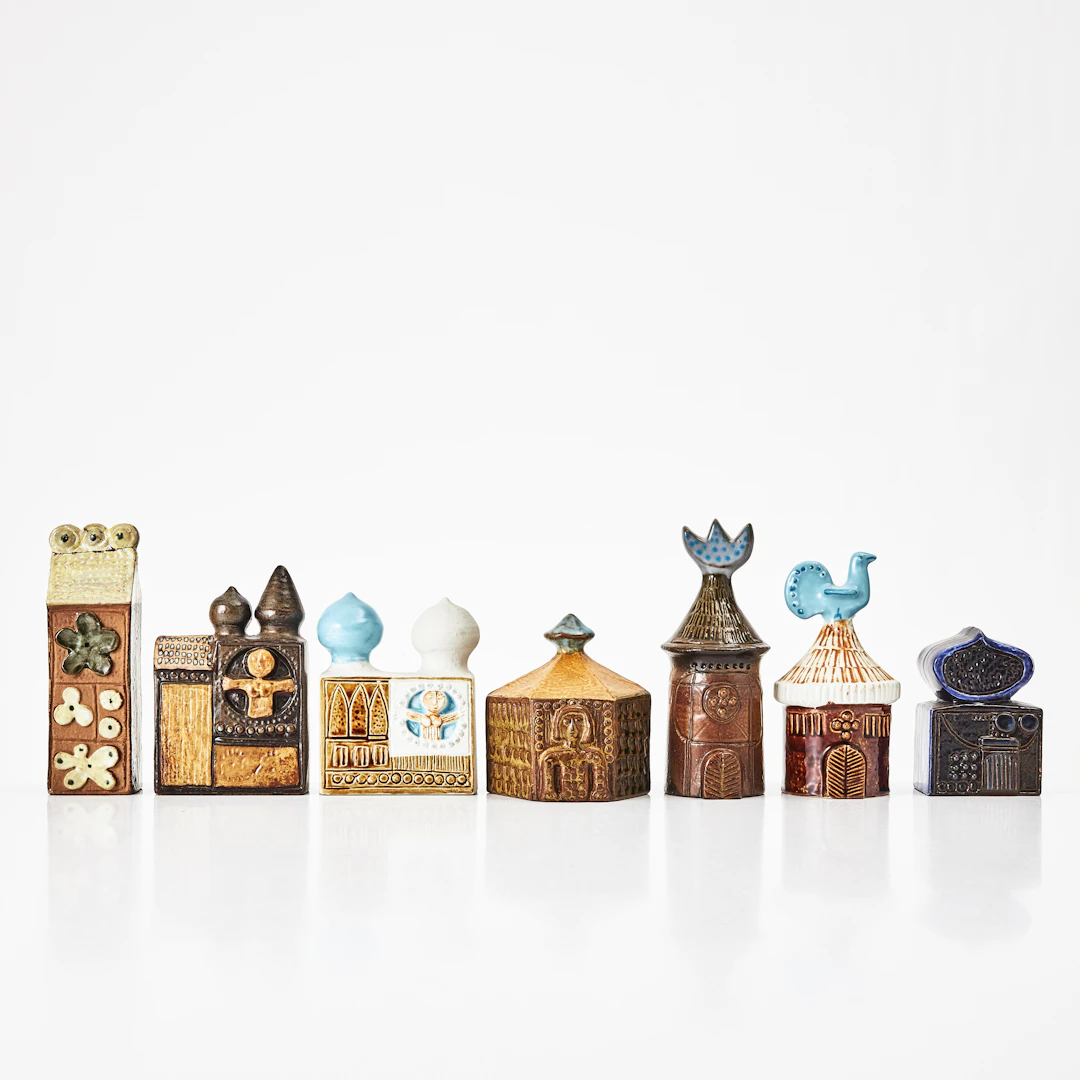 BERTIL VALLIEN. Figuriner, 7 st, "Bagdad", glaserat stengods.