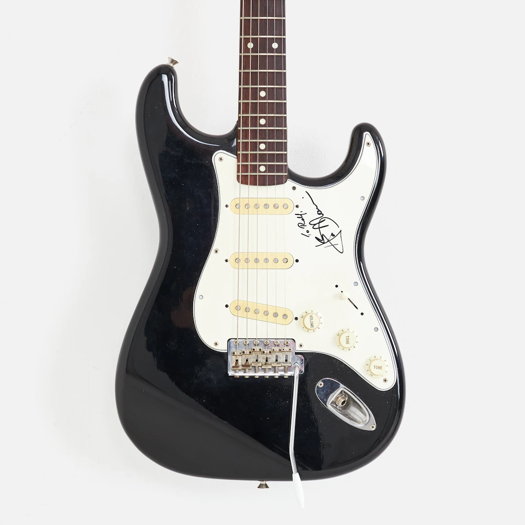HANK B MARVIN (The Shadows) signerad elgitarr, Fender Stratocaster