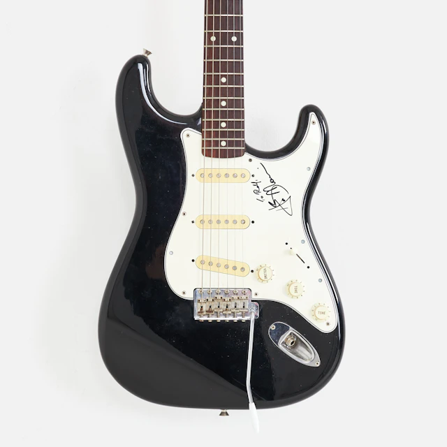 HANK B MARVIN (The Shadows) signerad elgitarr, Fender Stratocaster