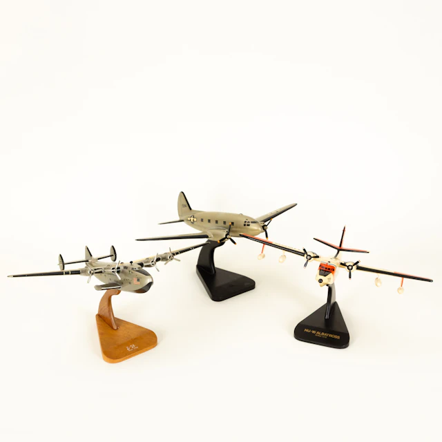 Drei Flugzeug-Standmodelle: Coast Guard San Francisco 7226, PAN American