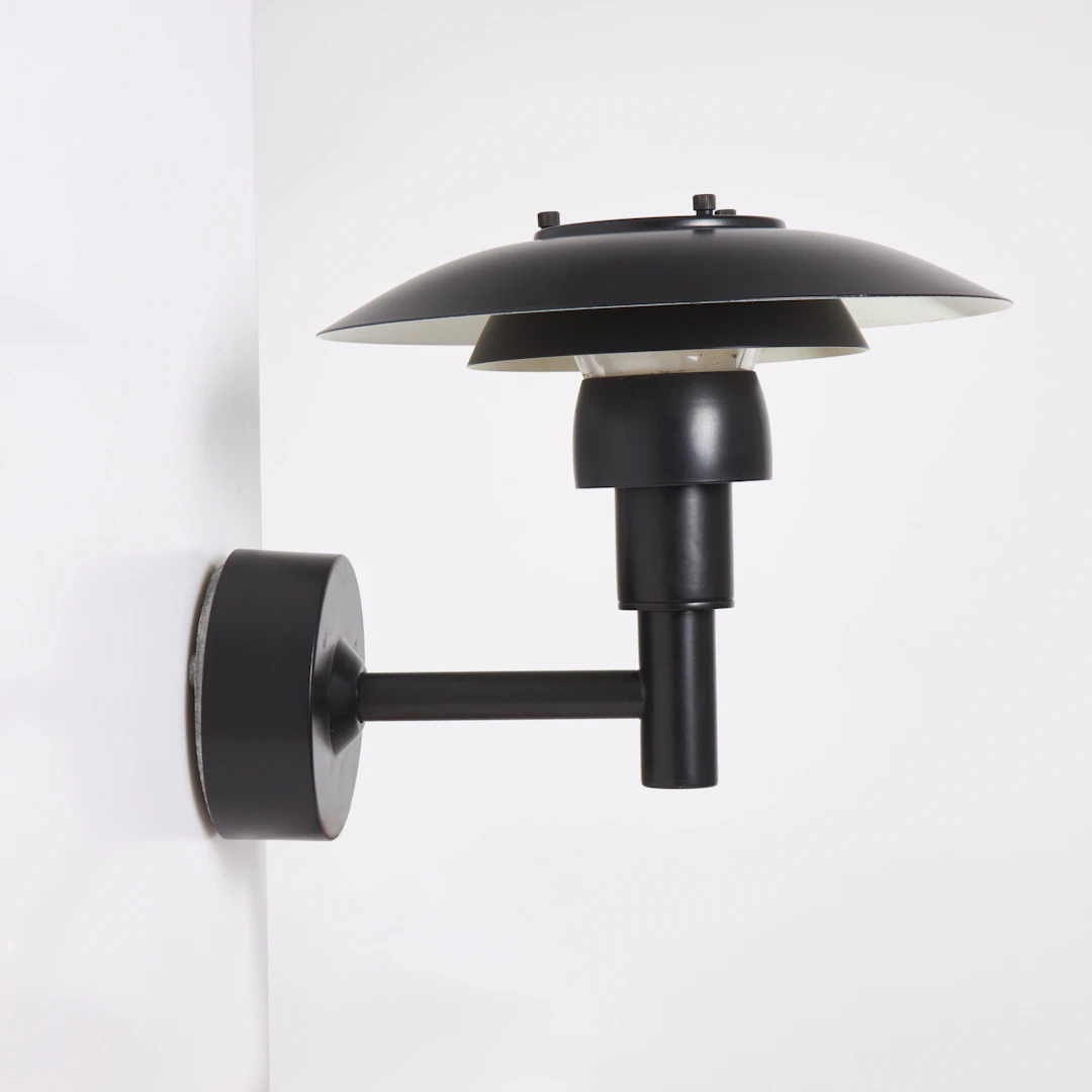 POUL HENNINGSEN. Fasadlampa, PH 3-3 1/2, Louis Poulsen, lackerad i