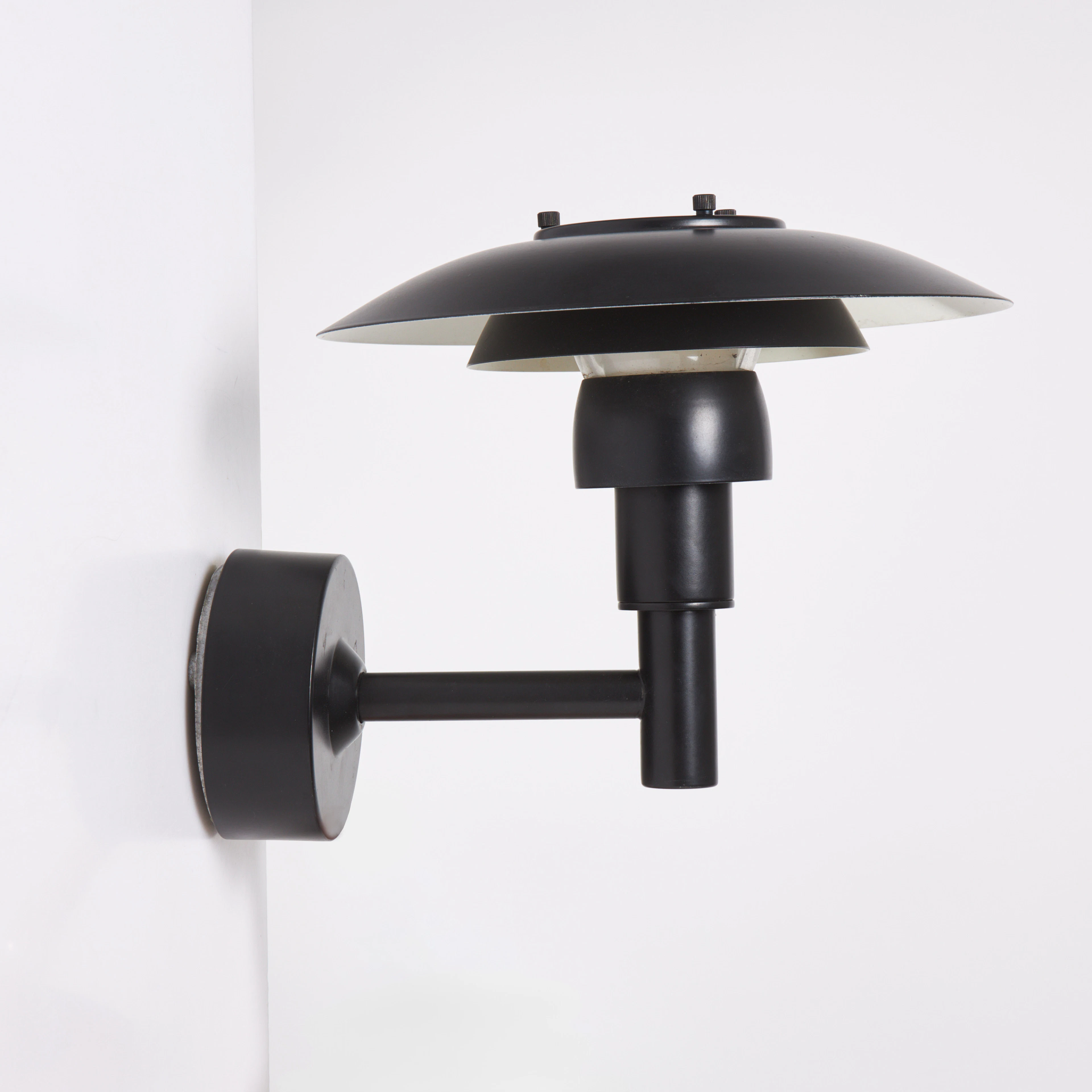 POUL HENNINGSEN. Fasadlampa, PH 3-3 1/2, Louis Poulsen, lackerad i