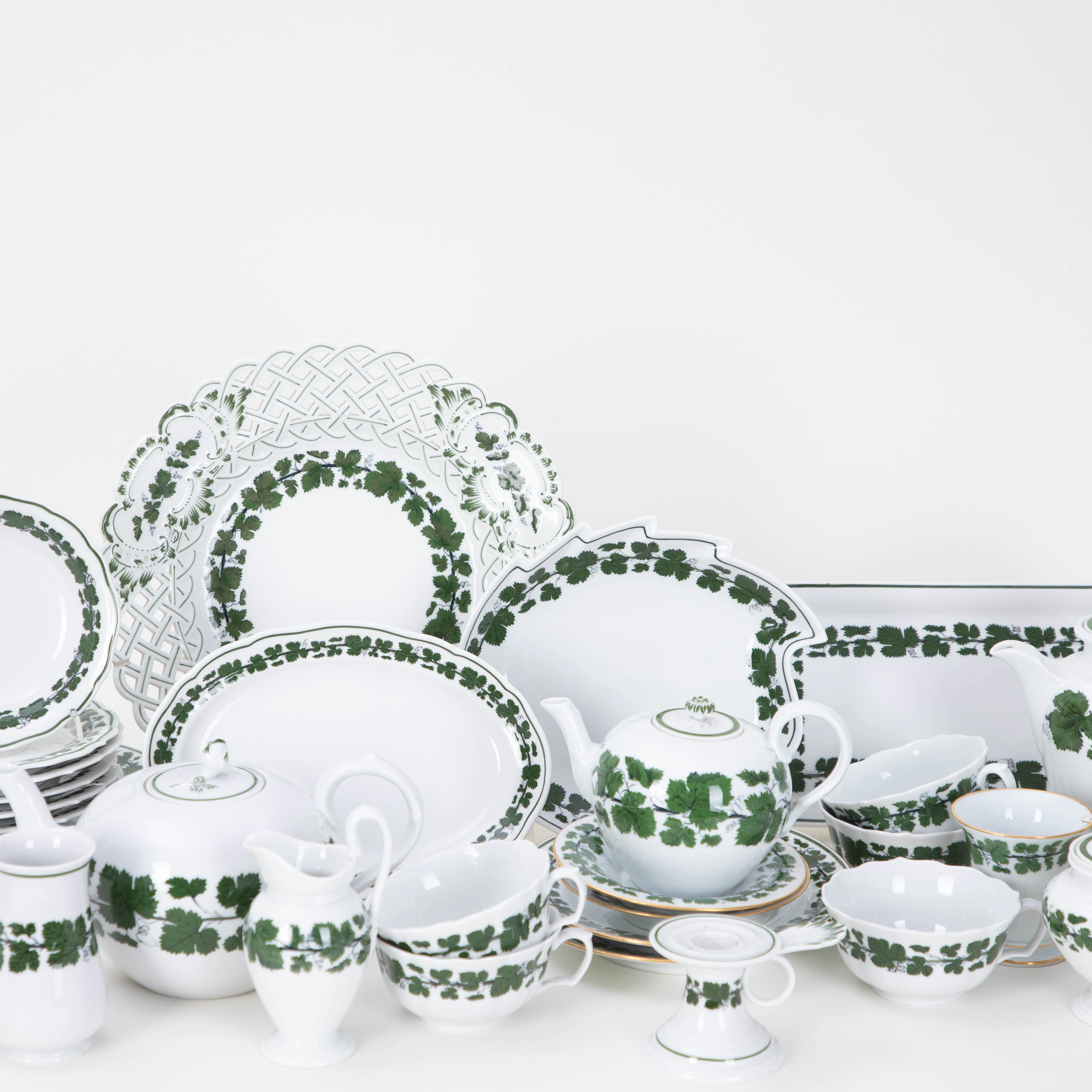 MEISSEN. Restservice ´Weinlaub`, 19. /20. Jh. (33).
