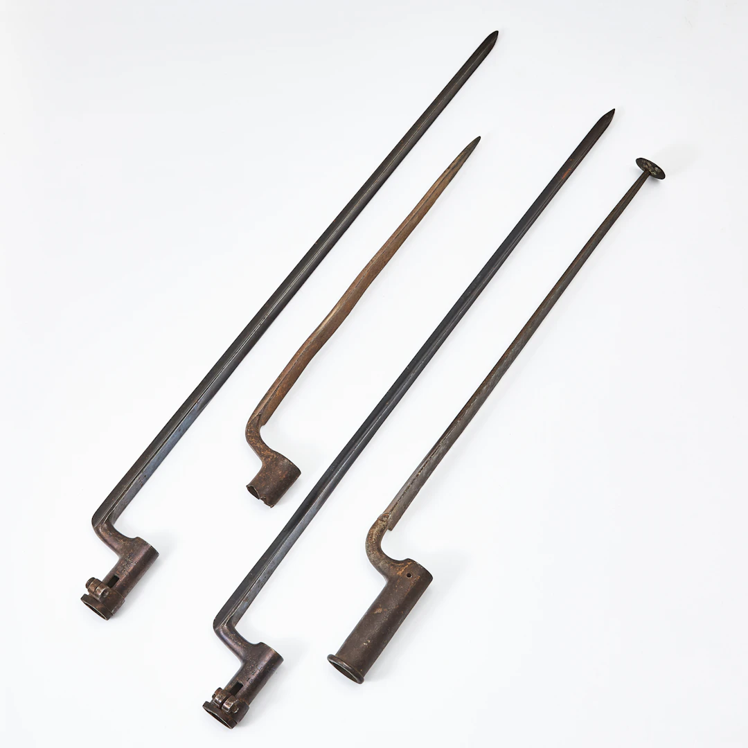 HYLSBAJONETTER, 4 stycken, 1700-1800-tal.