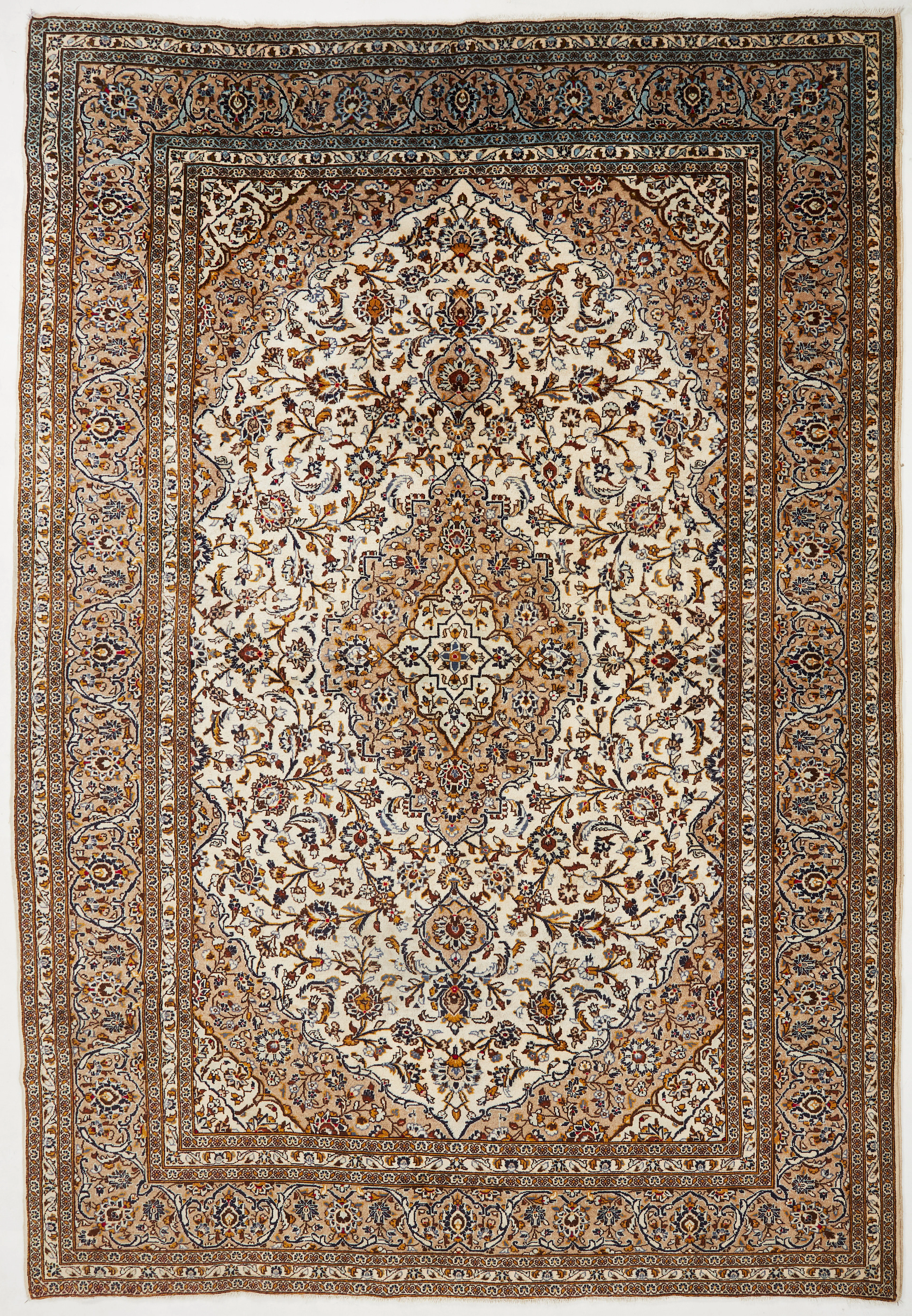 ORIENTMATTA, Keshan, ca 354x244 cm.