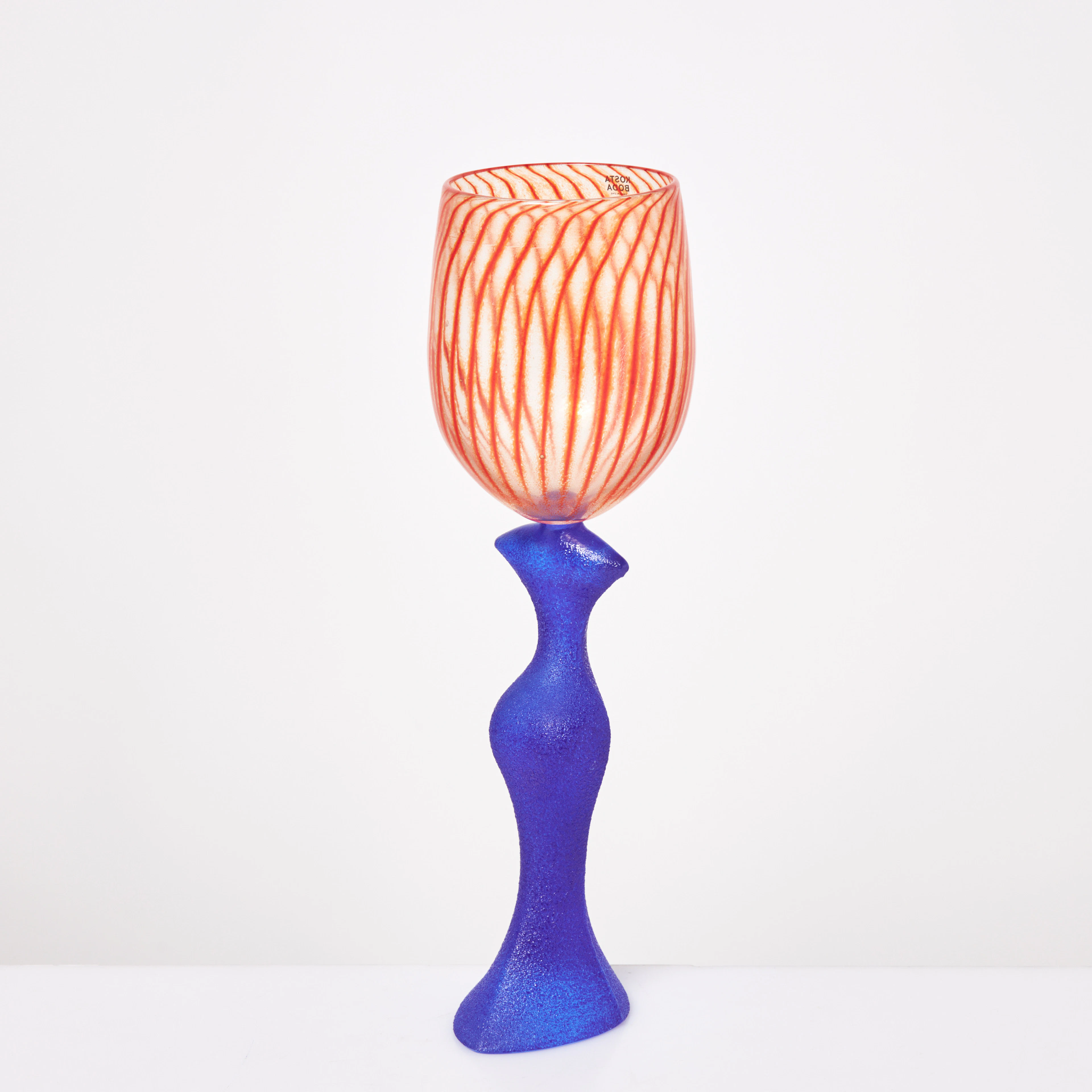 KJELL ENGMAN. Pokalglas, Kosta Boda, Limited 300, fot blå glasmassa