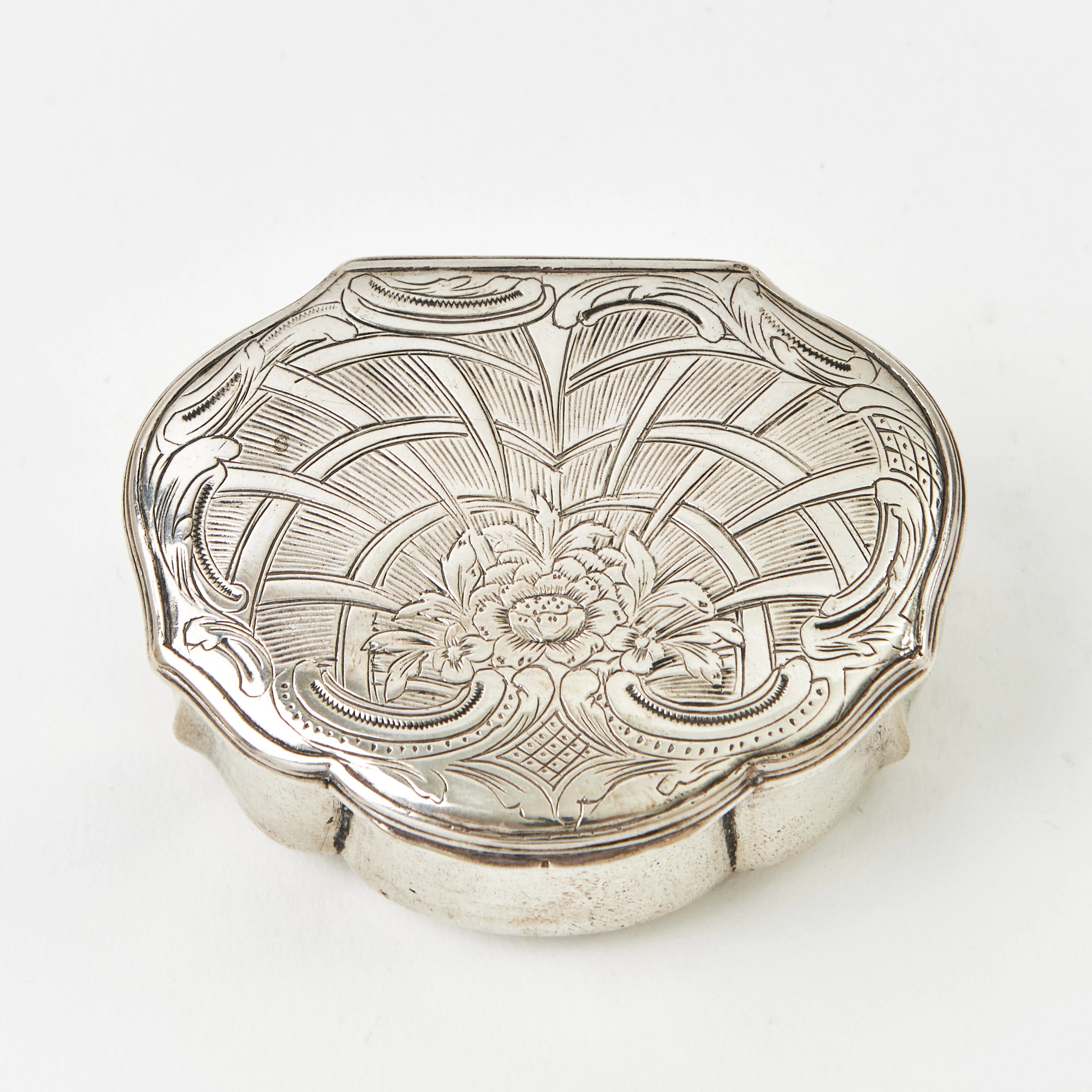 DOSA, silver, otydliga stämplar, Sverige 1700-tal. Rokoko.