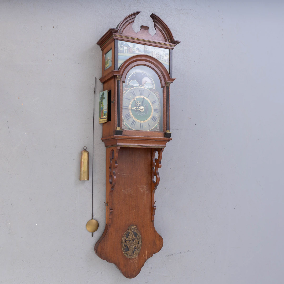 Friesische Wanduhr mit Hinterglasbemalungen, 19. Jh.