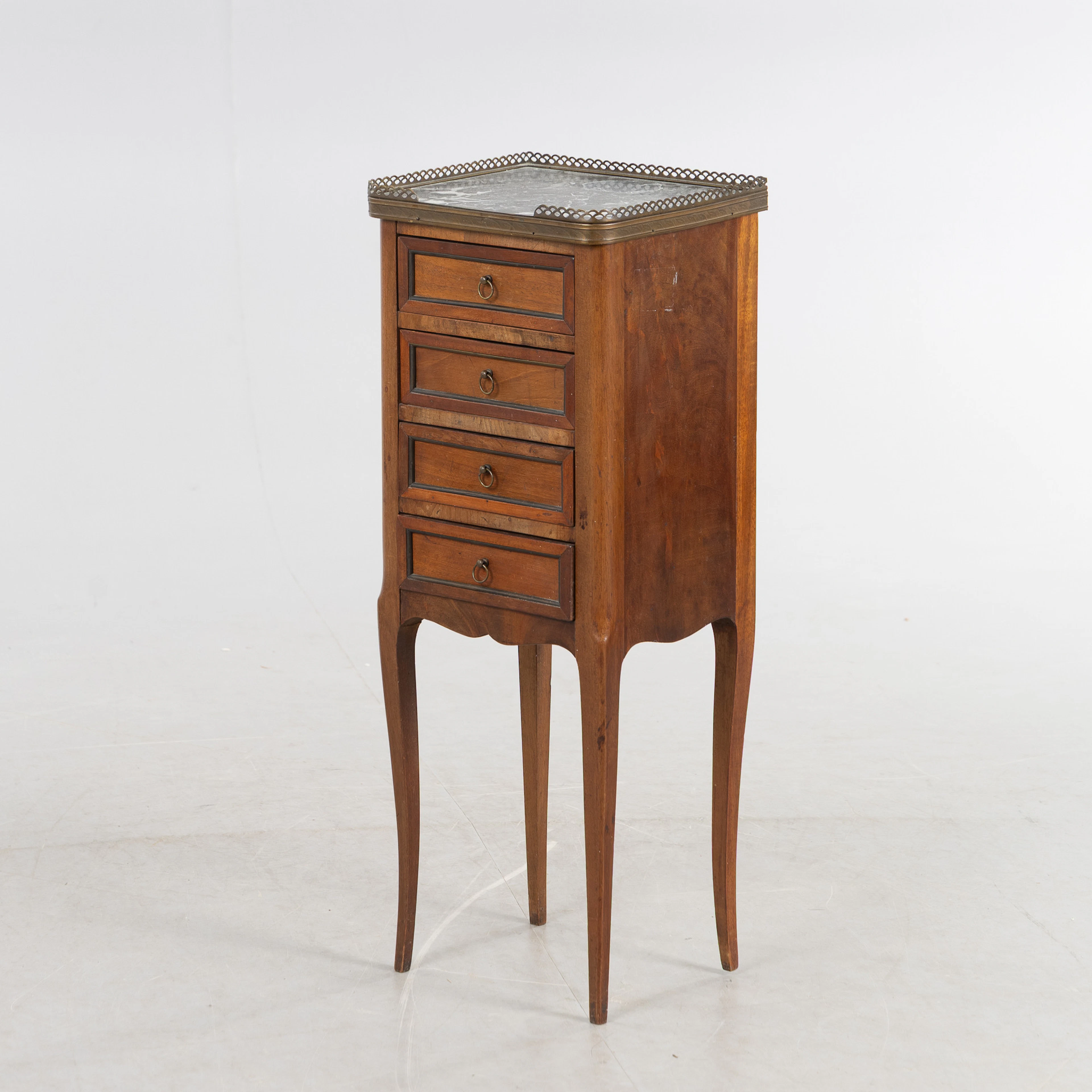 BYRÅ, 4-lådig, Louis XVI-stil, 1900-tal.