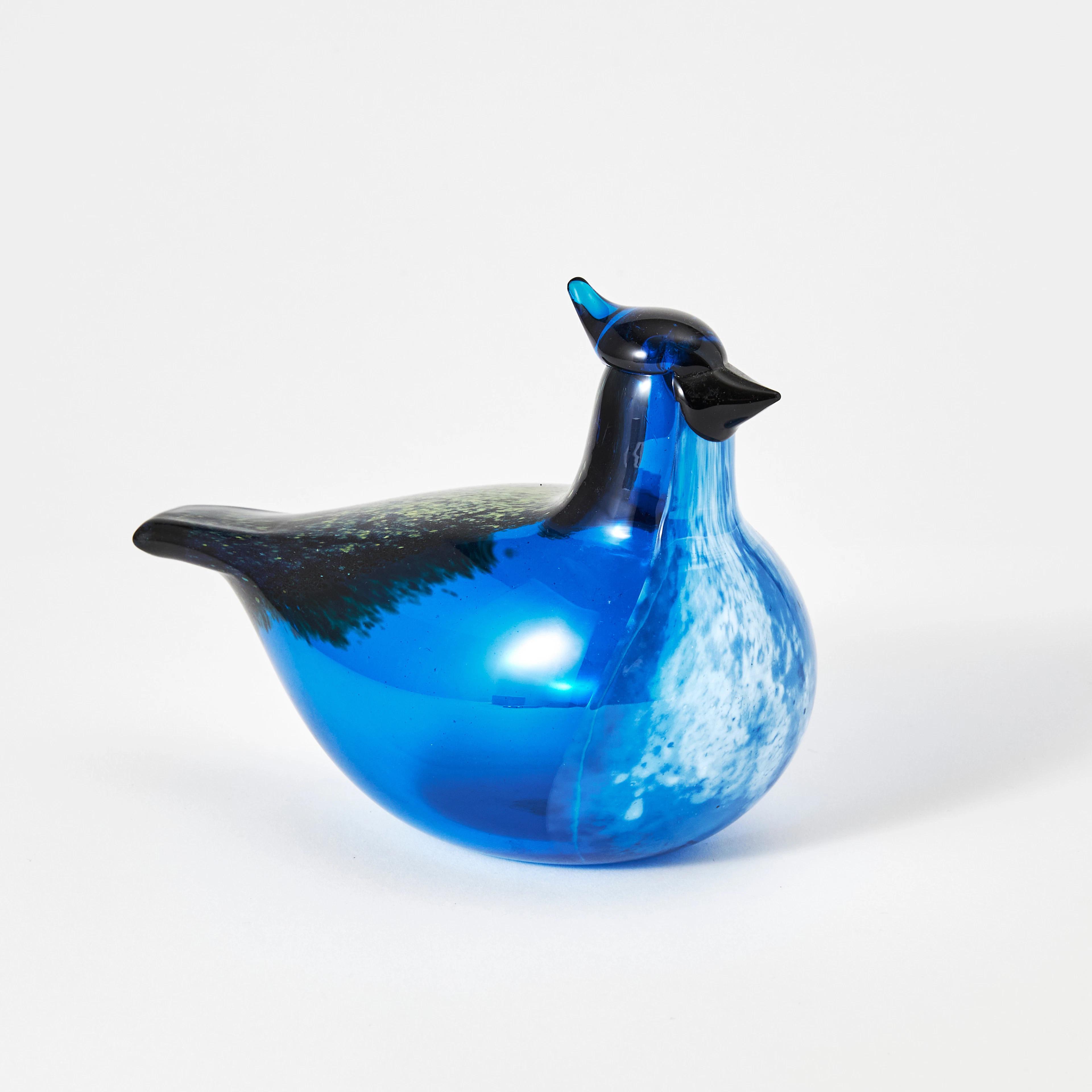 OIVA TOIKKA. "Sininärhi" (Blåkråka) glas, årsfågel 1999, signerad