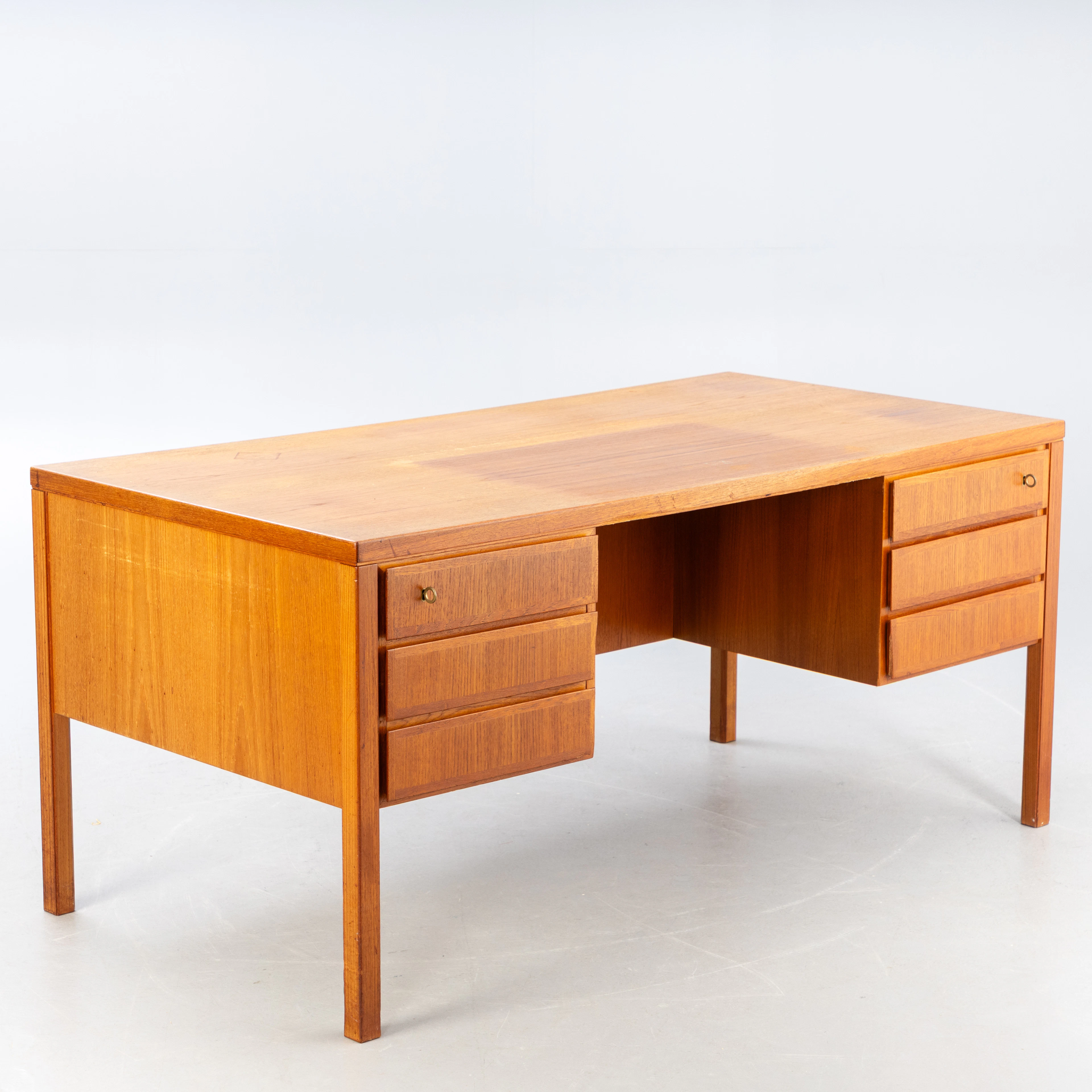 Omann Jun. Møbelfabrik, Teak Schreibtisch, Modell #77, Dänemark, 1960er Jahre.