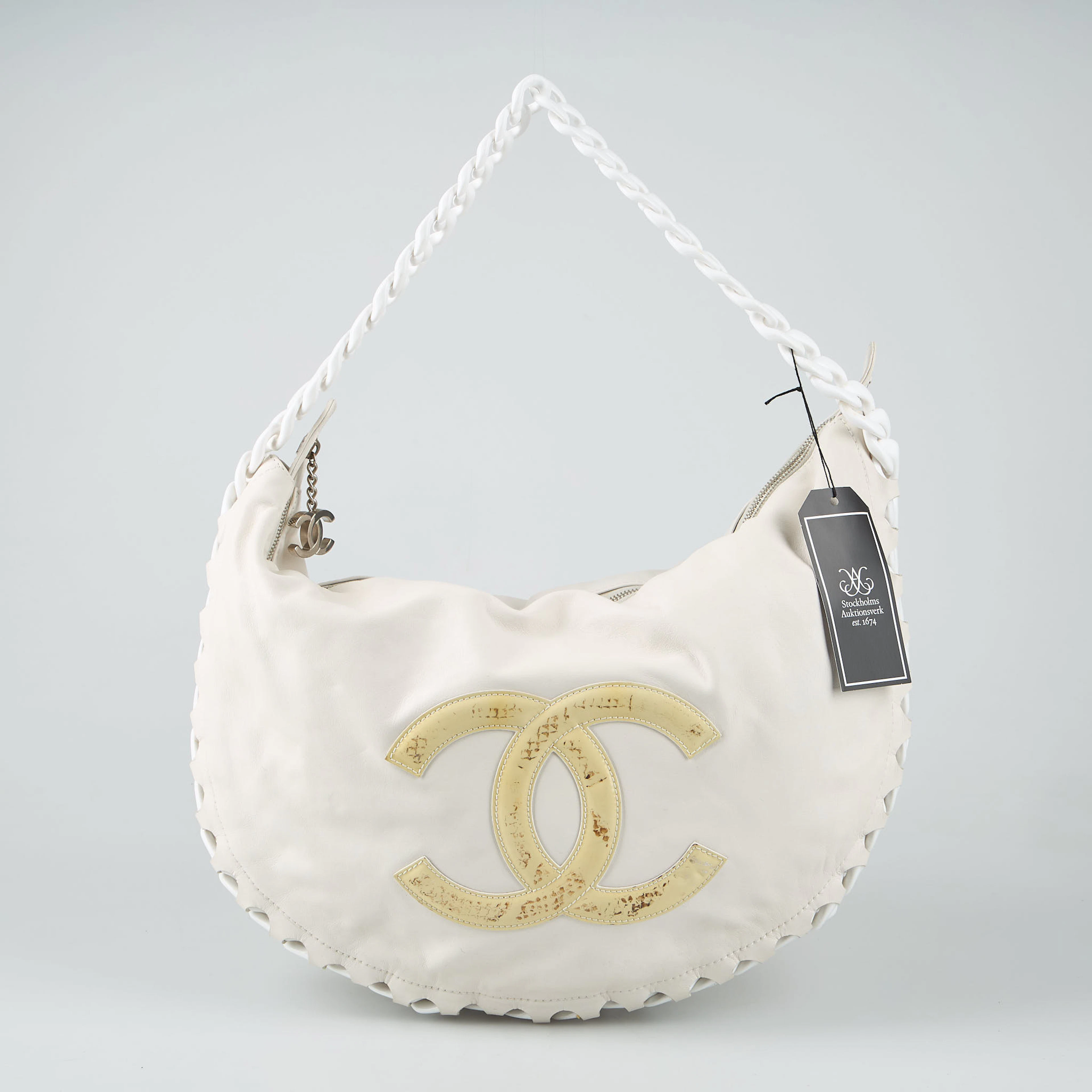 CHANEL, white patent CC logo hobo handbag, 2008-2009.