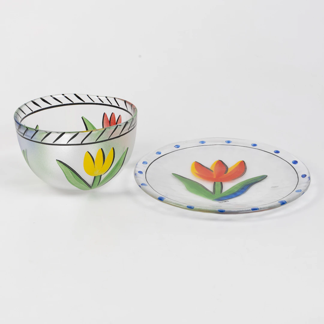 ULRICA HYDMAN-VALLIEN. Skål samt fat, "Tulipa", Kosta Boda.