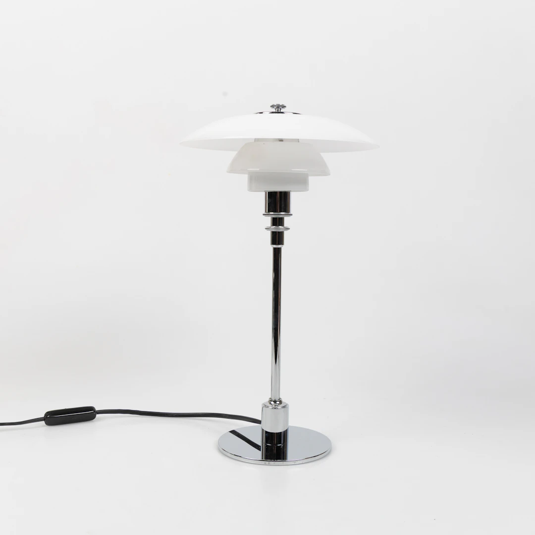 POUL HENNINGSEN. Bordslampa, "PH 3/2", Louis Poulsen, Danmark, tre