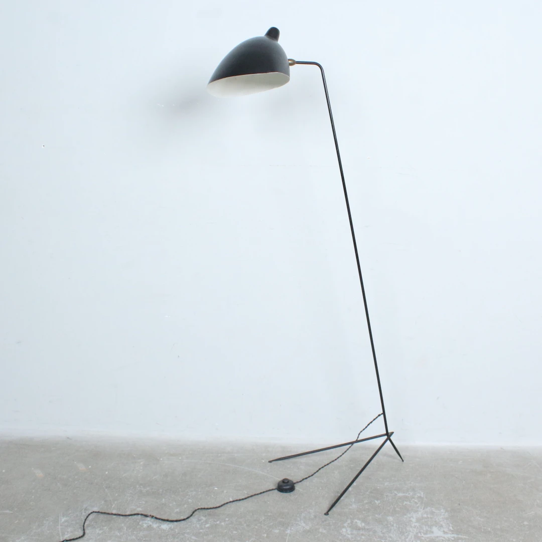 SERGE MOUILLE. Einarmige Stehlampe der 1960er Jahre, Frankreich.