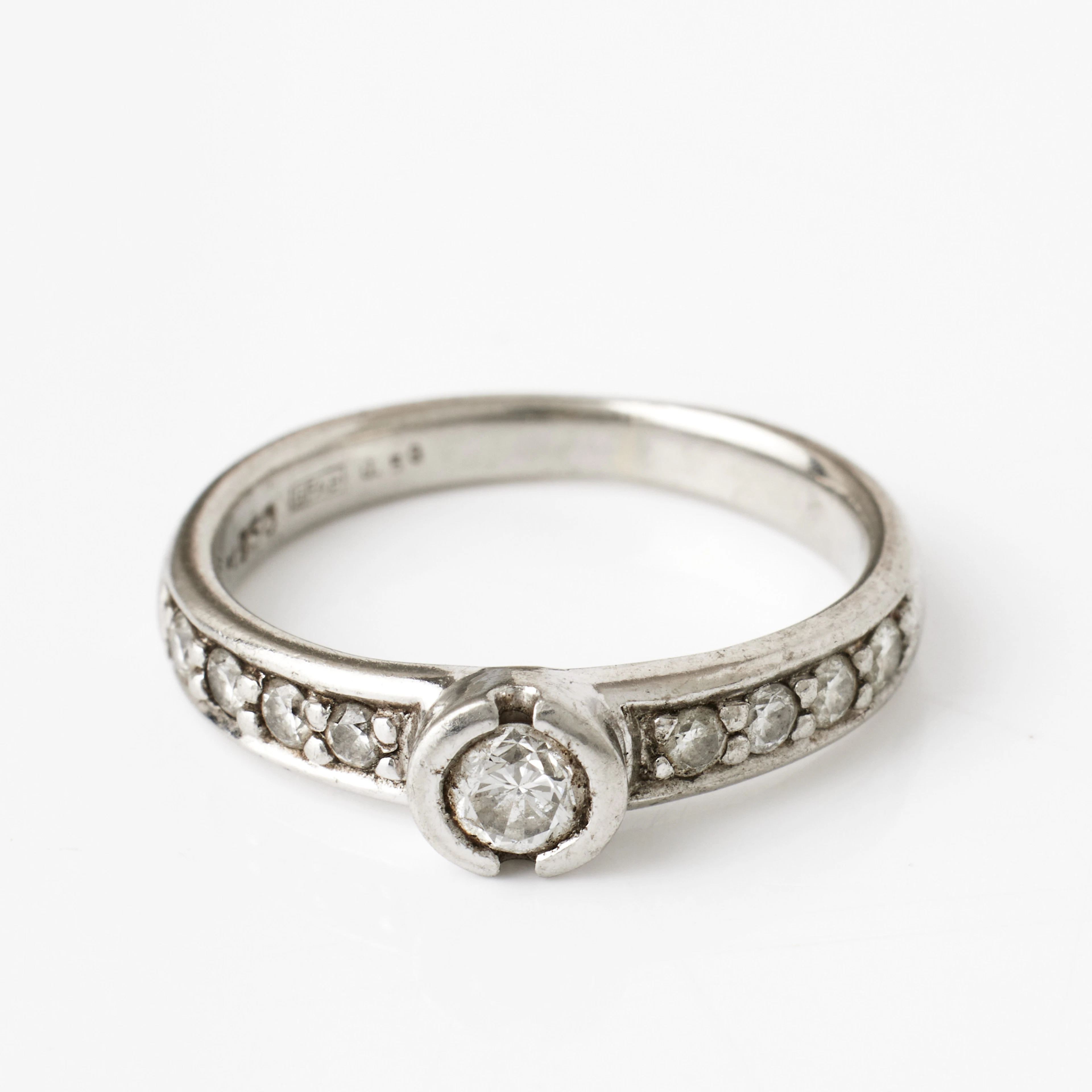 RING, platina/950, 9 briljanter totalt 0,50 ct., enligt gravyr.