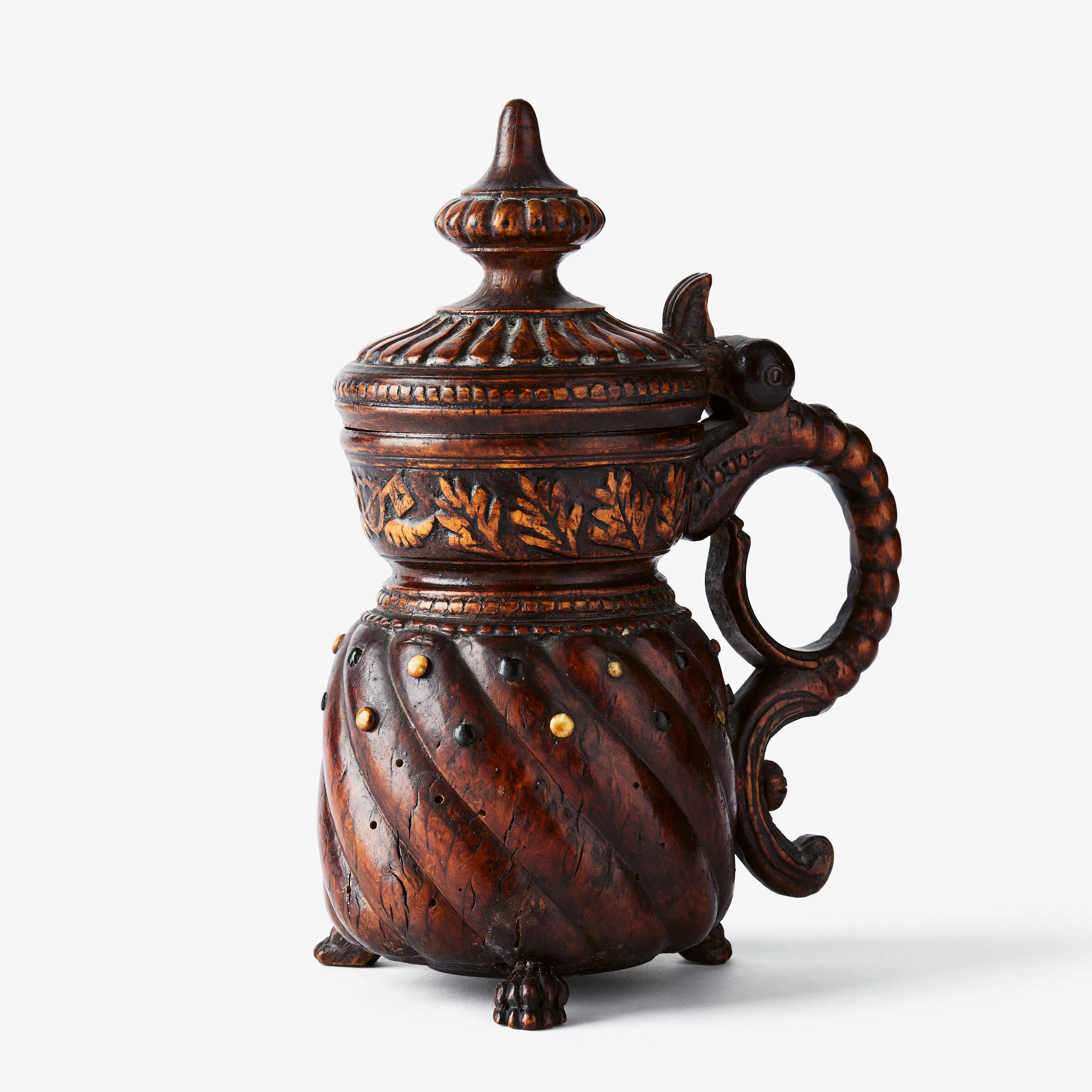 DRYCKESKANNA, barock, Sverige 1700-tal, konstsvarvad och skuren masurbjörk.