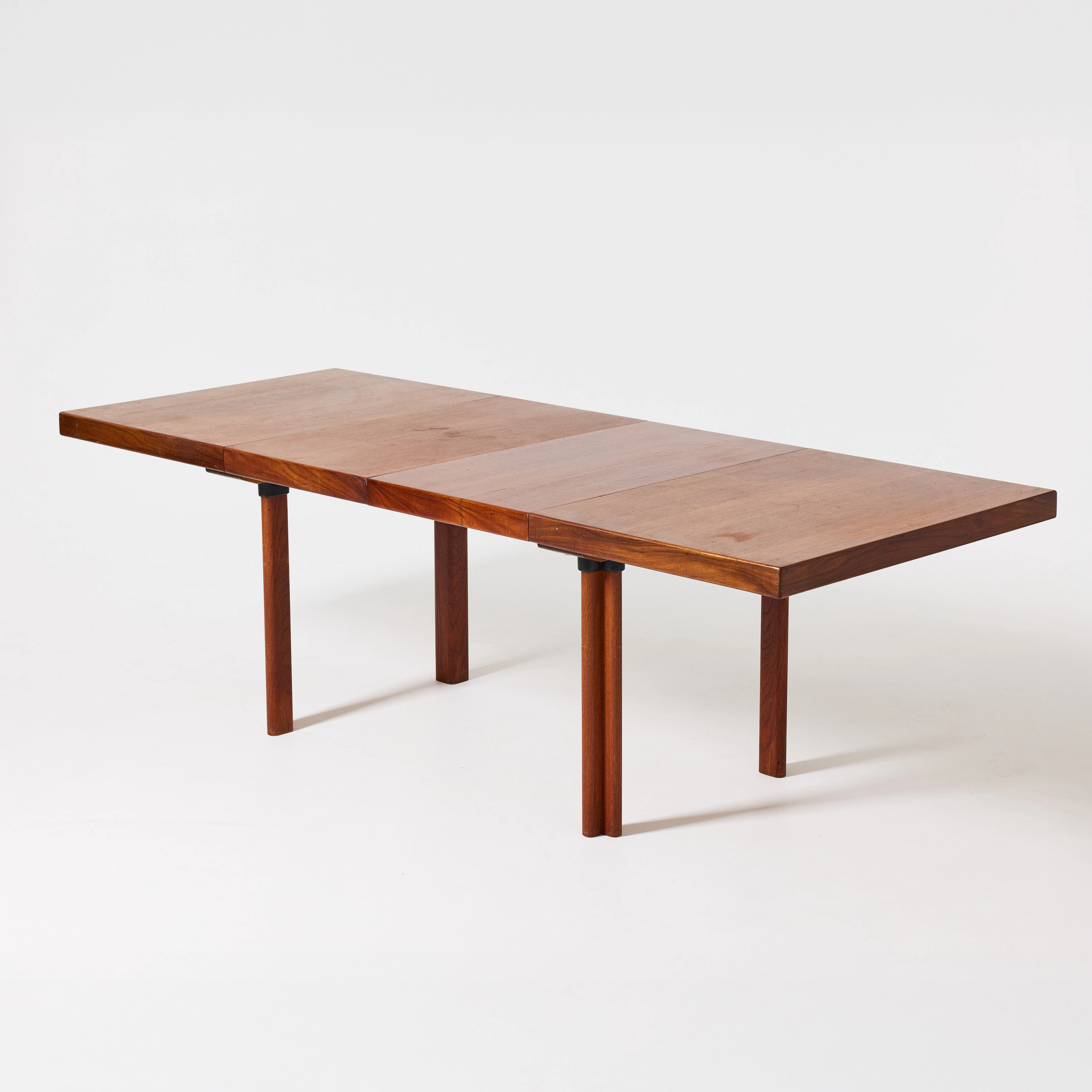 ALVAR AALTO. Matbord, Artek, Finland, modell H94, teak, två lösa iläggsskivor.