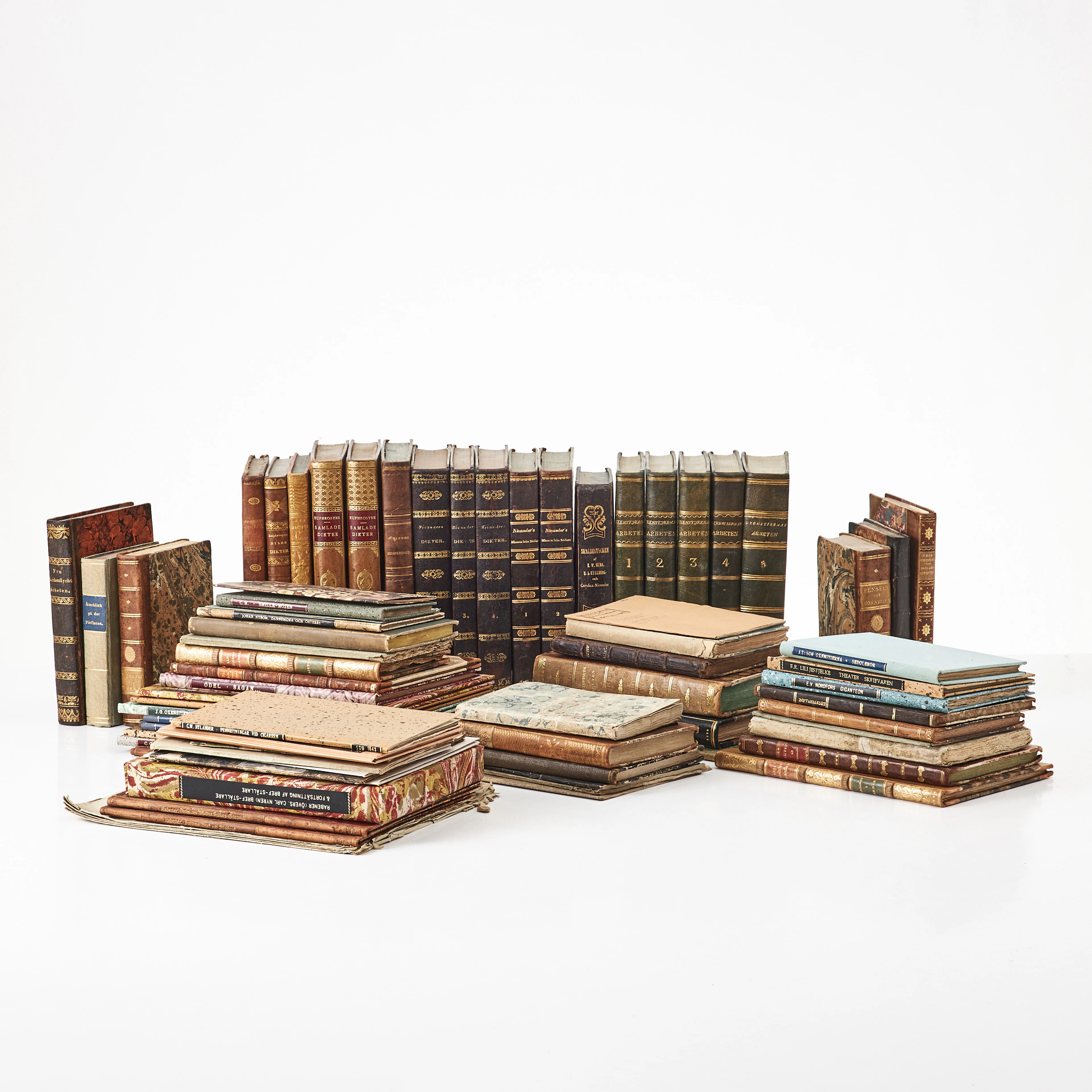 ÄLDRE SKÖNLITTERATUR UR CLAS IFVARSSONS BIBLIOTEK, 76 volymer och häften.