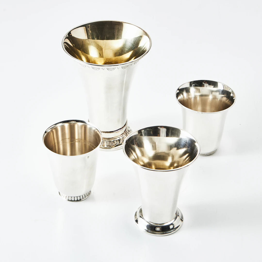 BÄGARE, 4 stycken, silver.