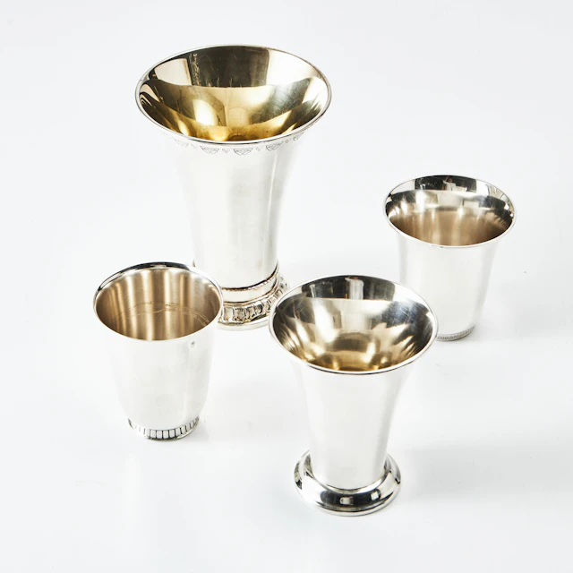 BÄGARE, 4 stycken, silver.