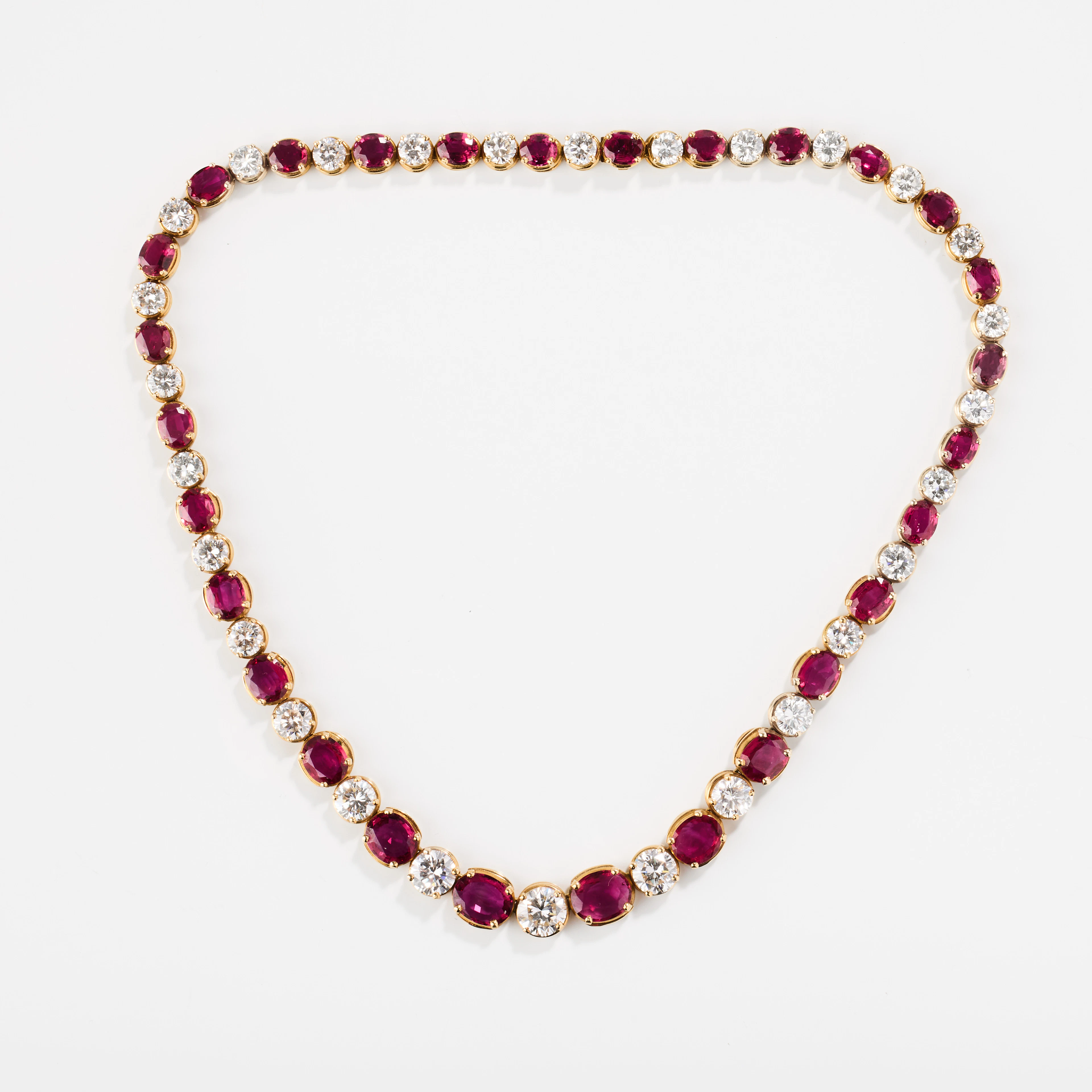 COLLIER, 18K guld, rubiner och diamanter, 1980-tal.