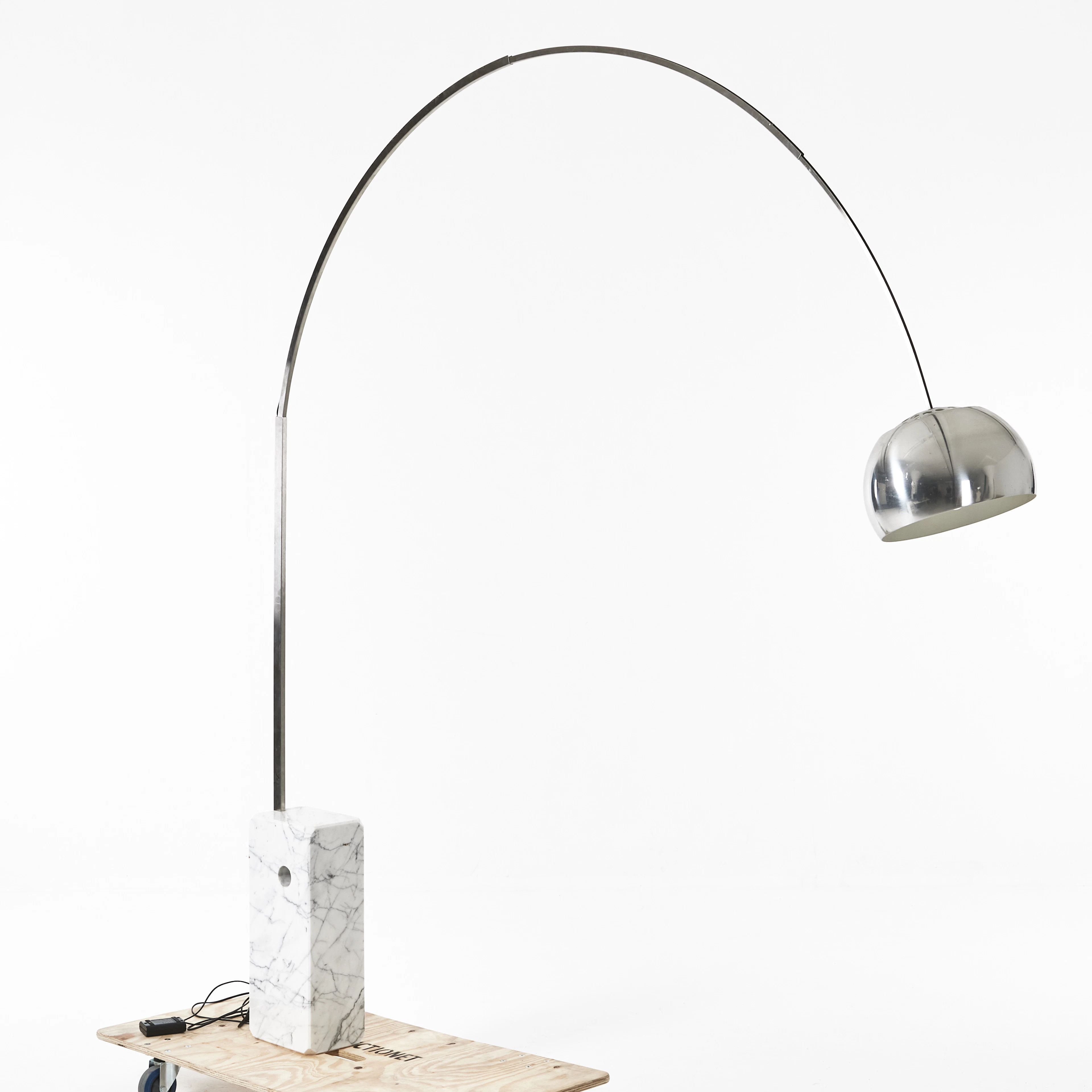 ACHILLE & PIER GIACOMO CASTIGLIONI. Golvarmatur, "Arco", Flos, Italien.