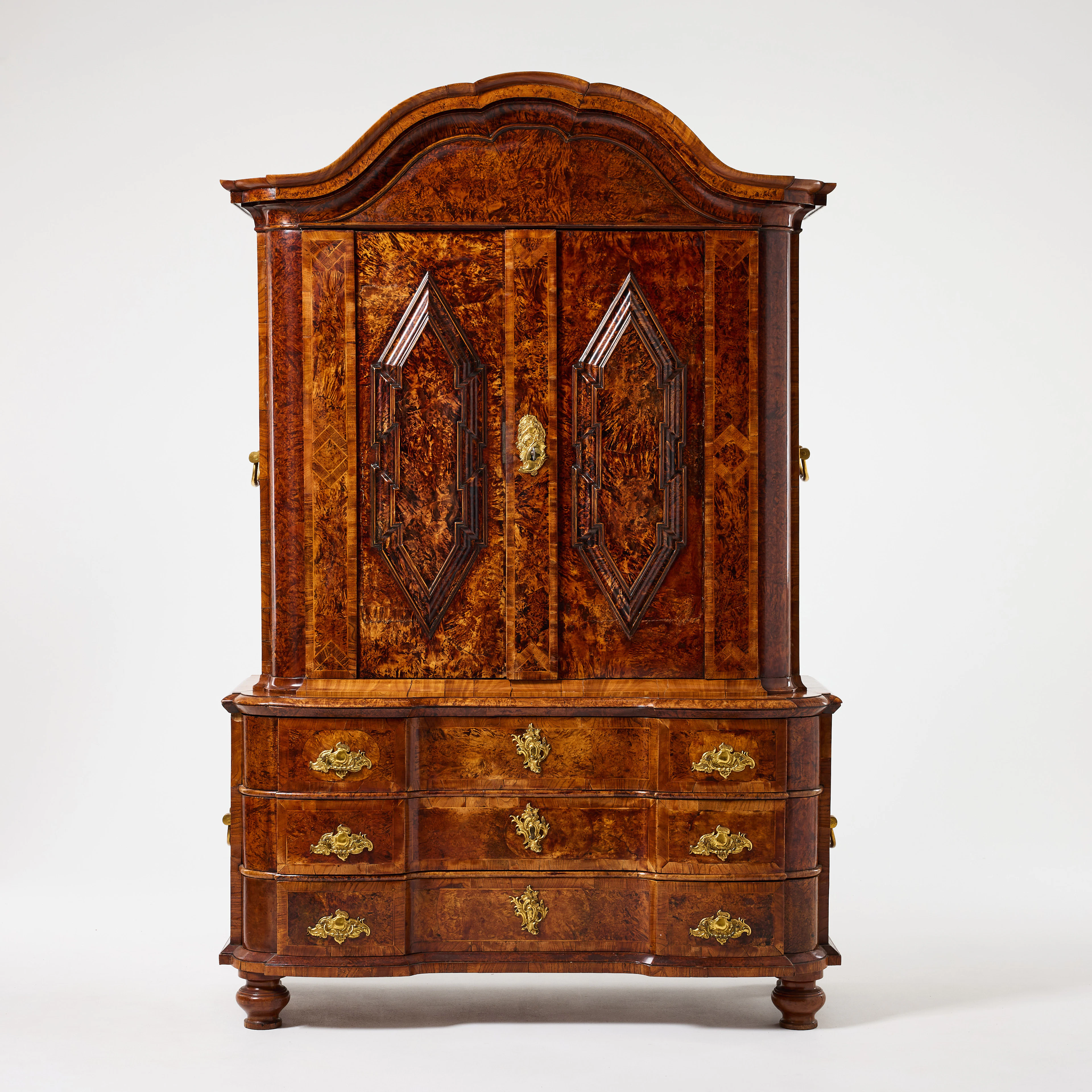 SALSSKÅP, högklassigt stockholmsarbete från Fredrik I:s tid, 1700-talets