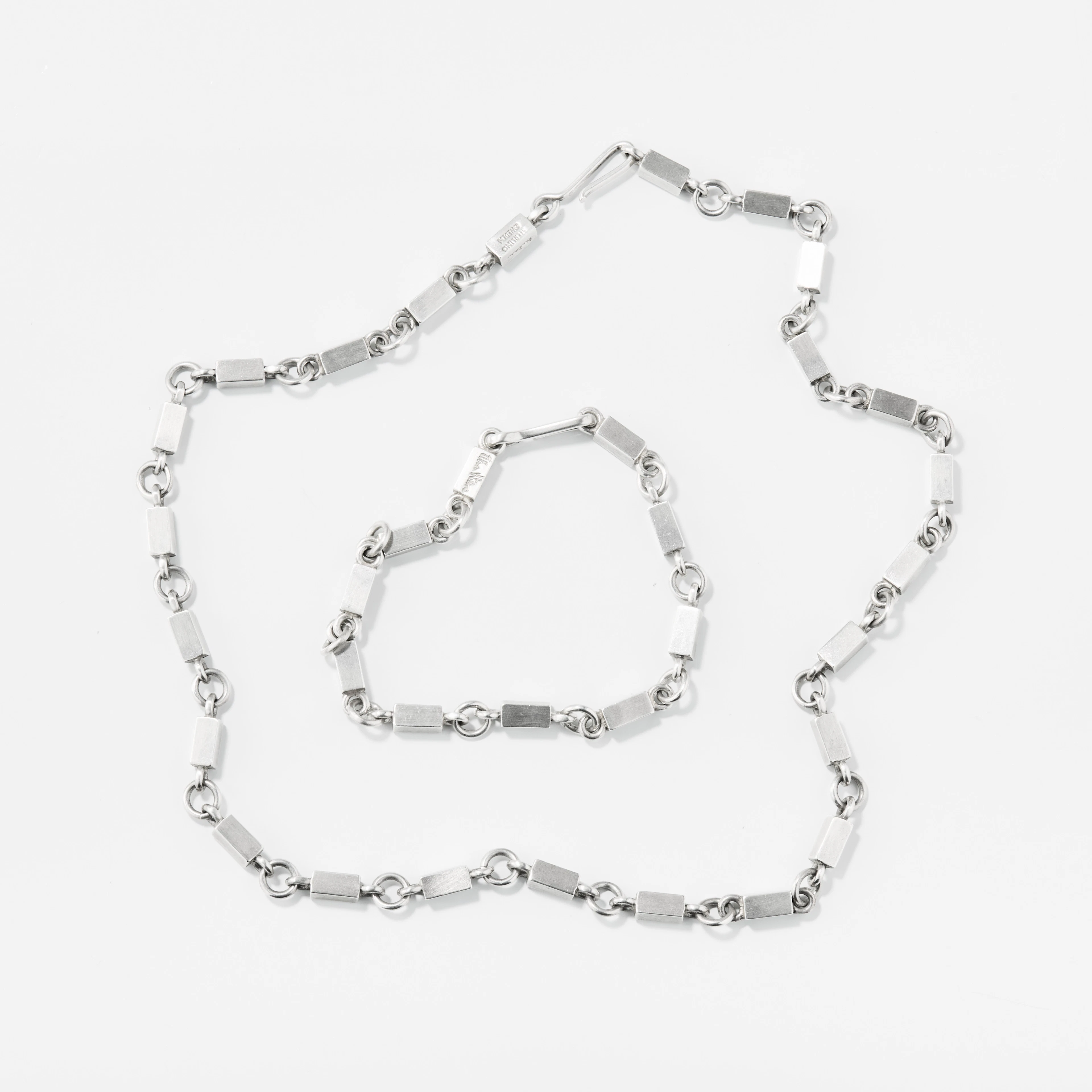 WIWEN NILSSON. Collier och armband, sterlingsilver, Lund 1964 respektive 1972.