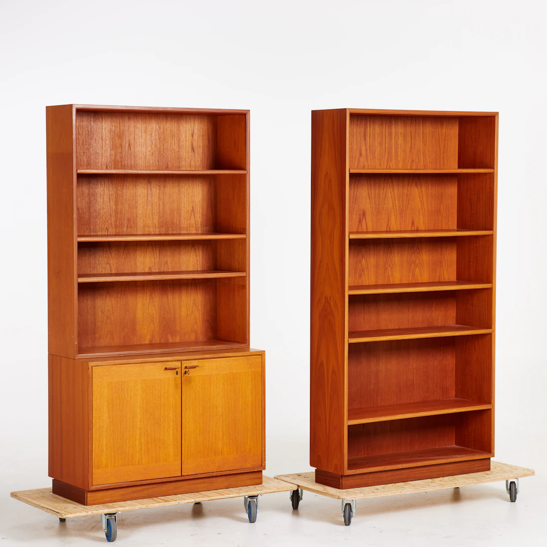 BOKHYLLOR. 2 sektioner, teak, 1900-talets andra hälft.