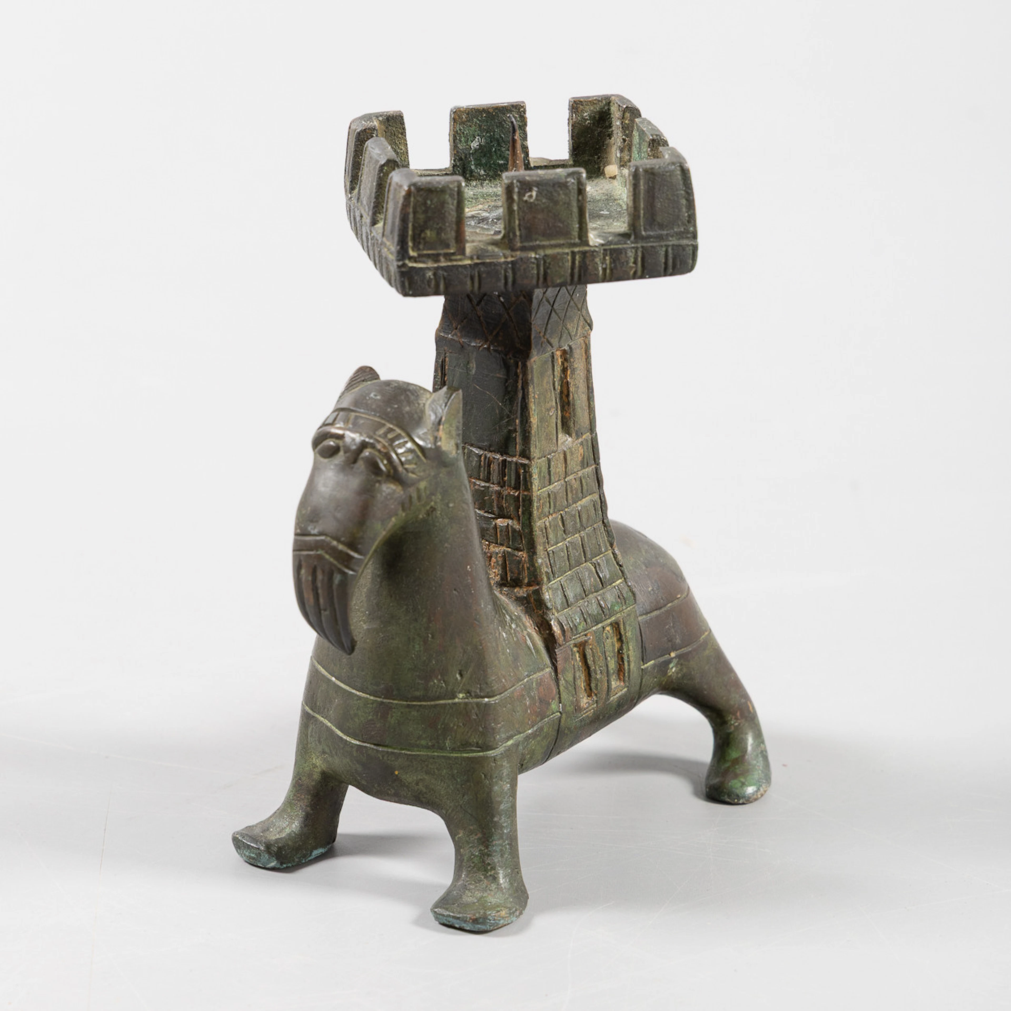 LJUSSTAKE. Figur i brons, 1900-tal, Europa.