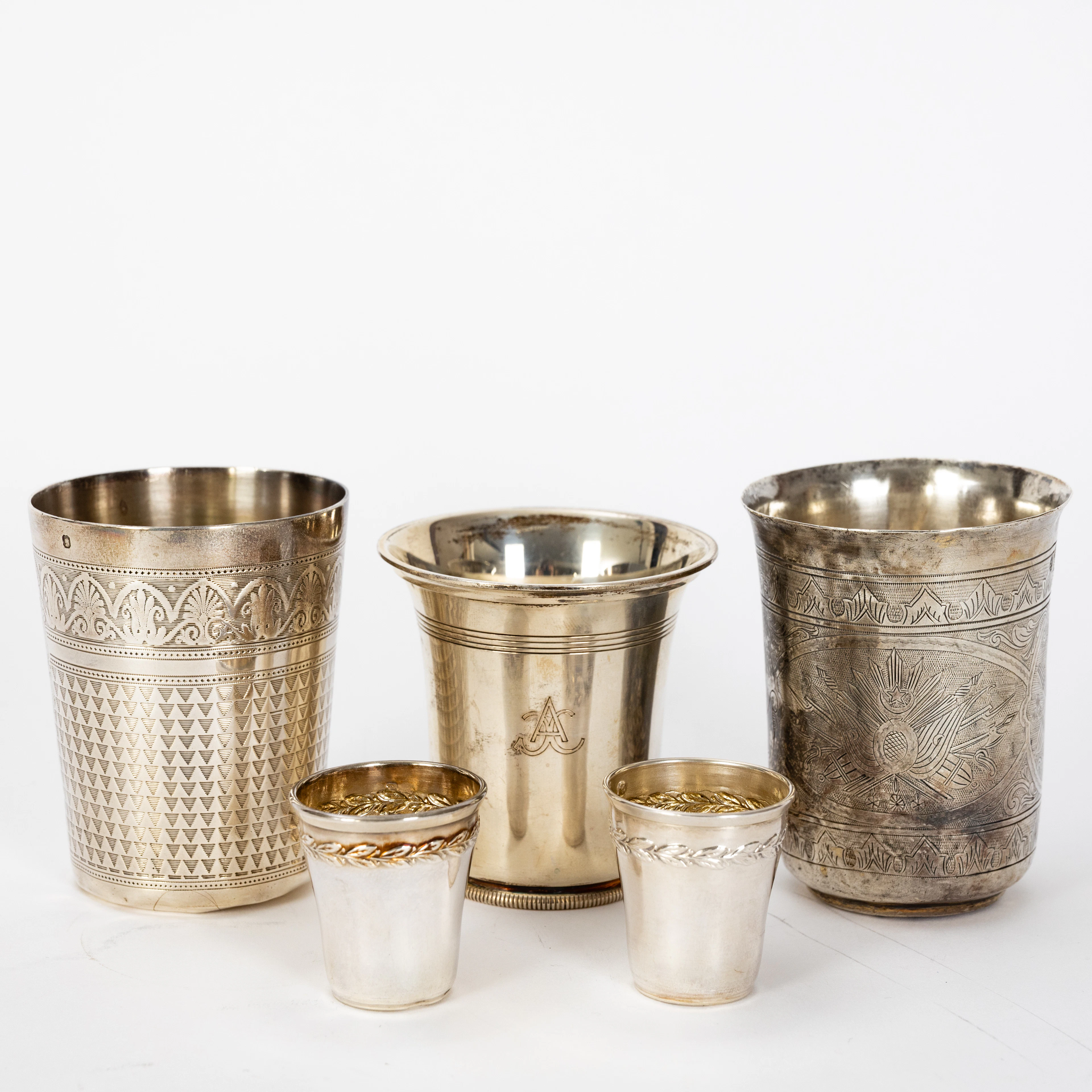 Sammlung von fünf Bechern, Silber, Frankreich, Dänemark, Türkei u.a.