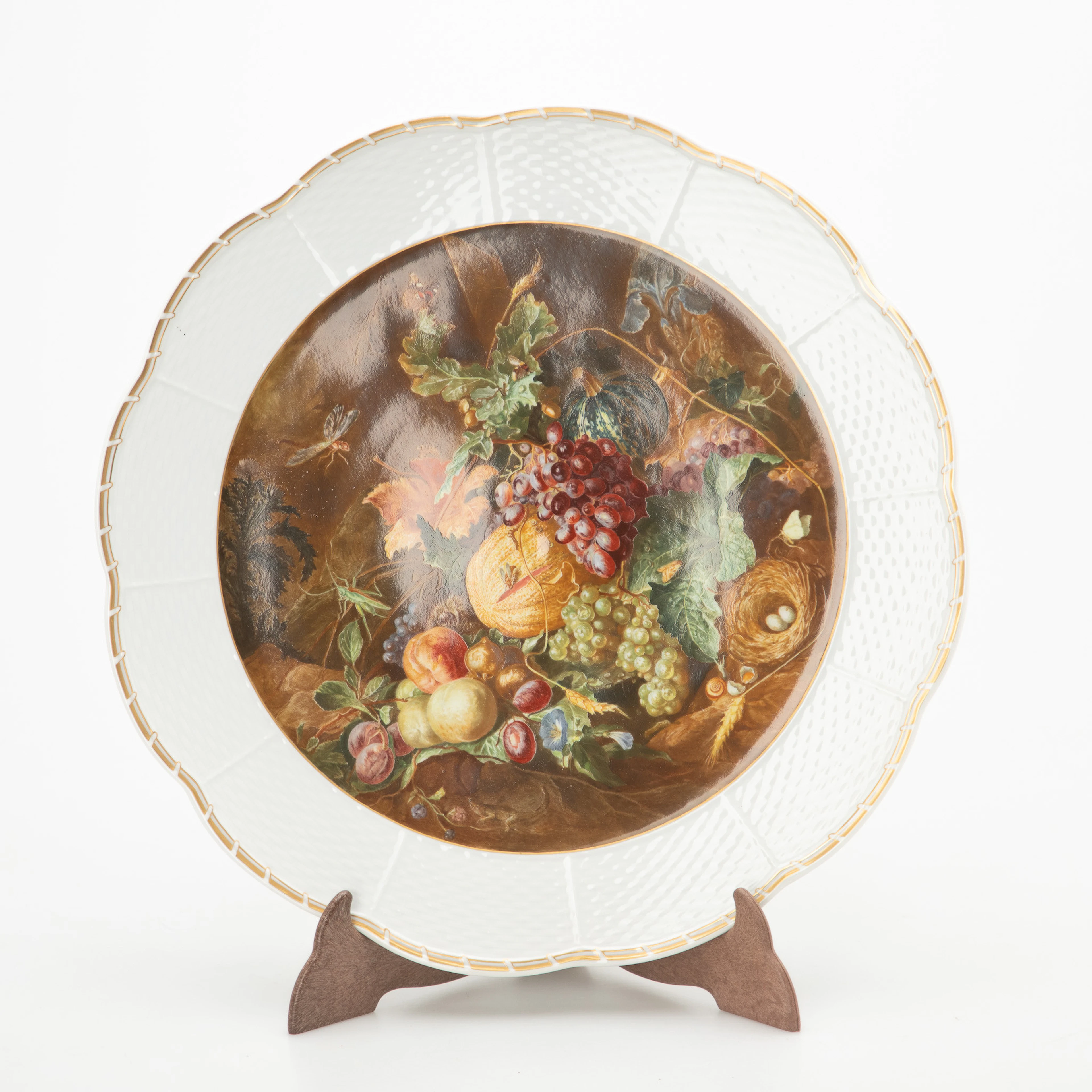 MEISSEN. Platte mit Obststilleben mit Vogelnest nach Jan Davidsz de Heem, 1947.