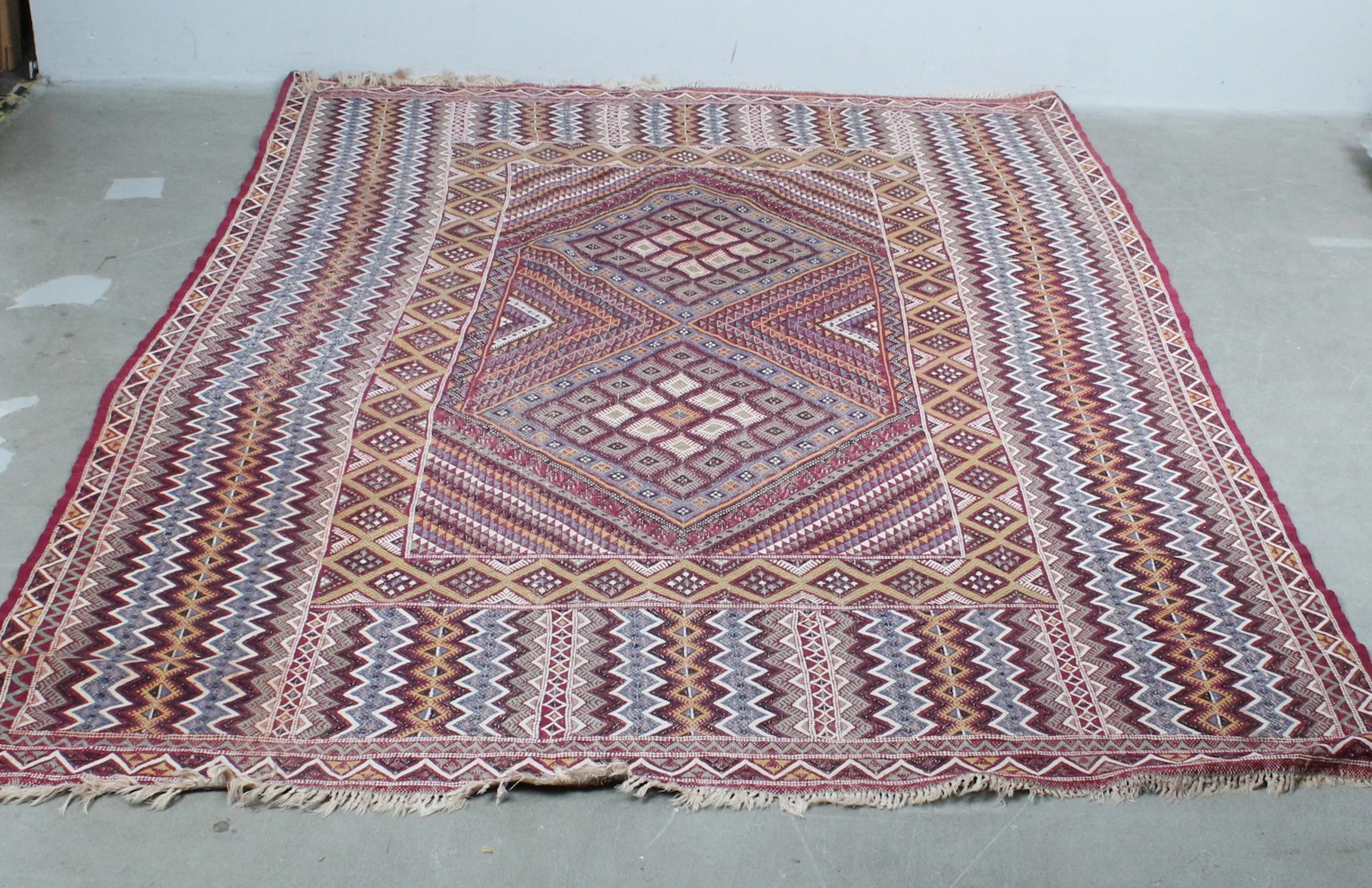 Kelim-Teppich mit geometrischen Muster.
