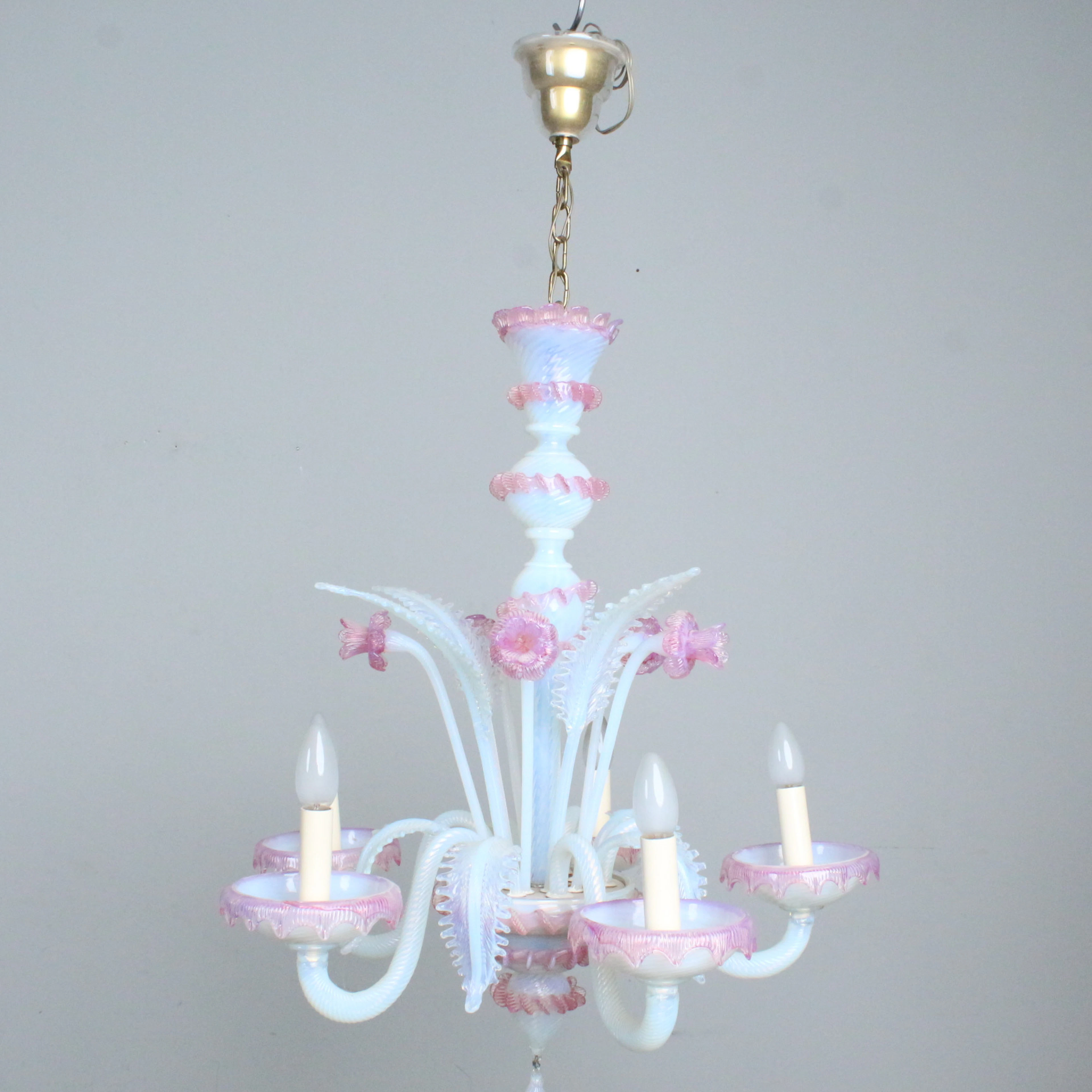 Venezianischer Kronleuchter in Hellblau und Rosa, Murano, 1970er Jahre.