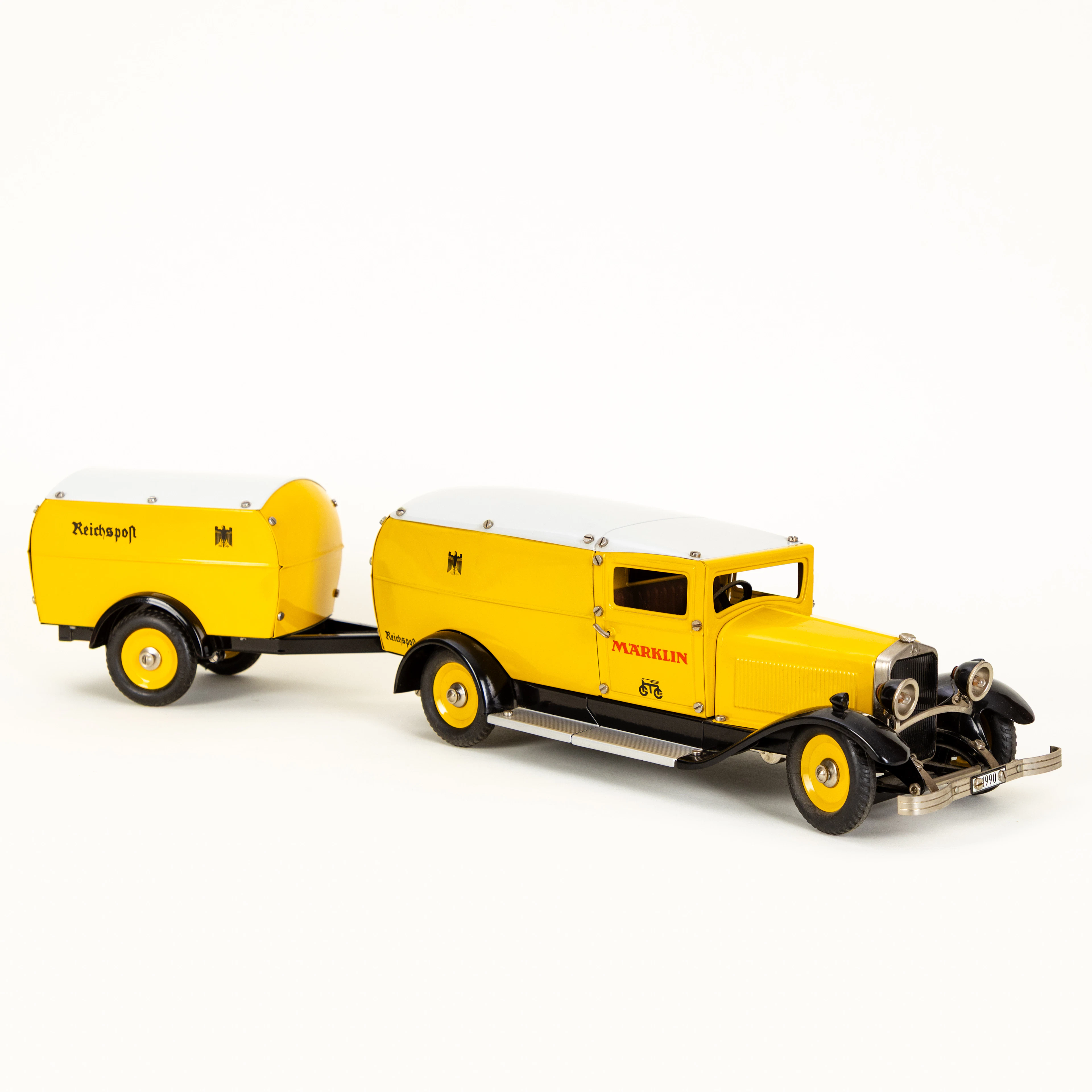 Märklin Post-Paketauto (70-01) mit Anhänger.