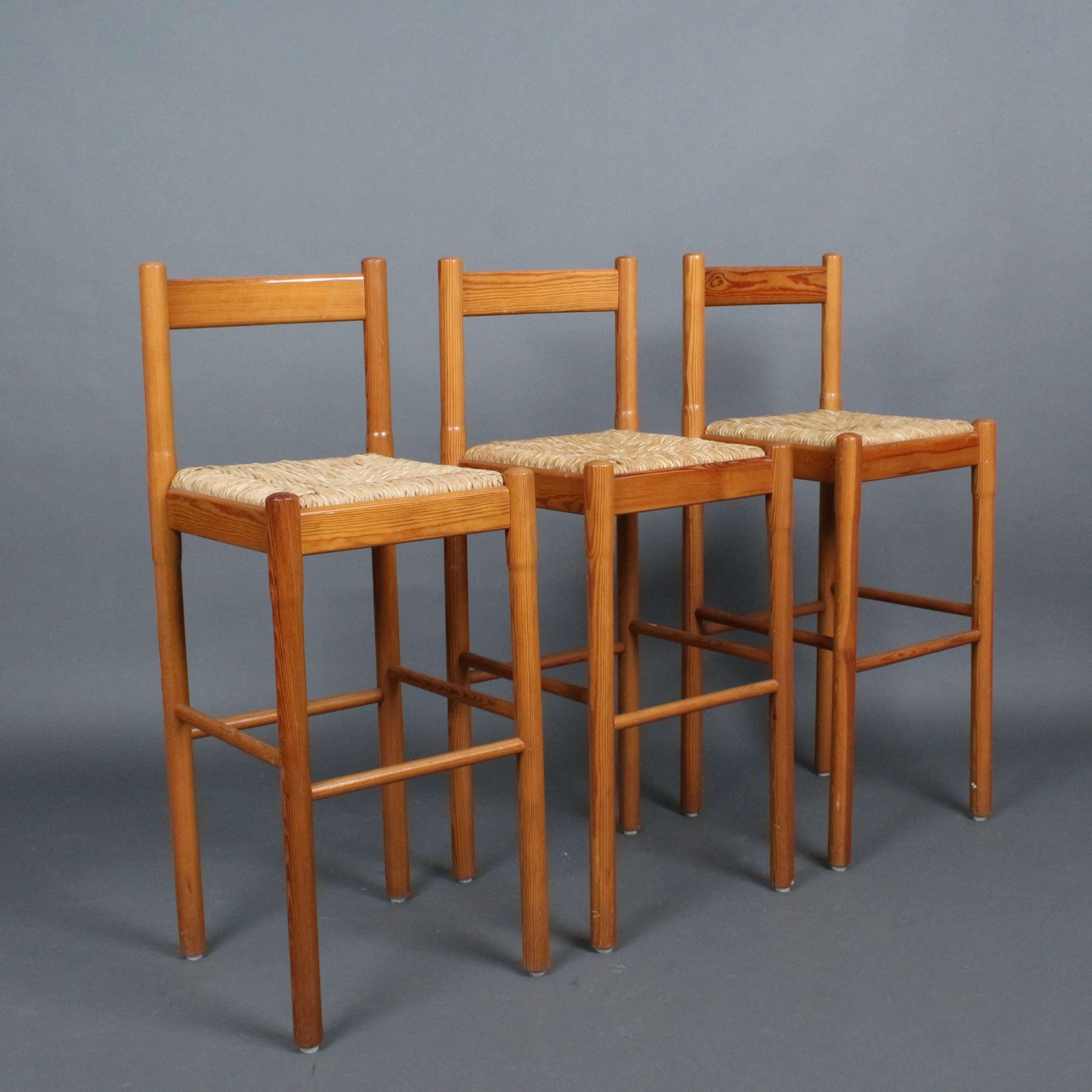 VICO MAGISTRETTI. für Cassina, Set Barhocker, Modell 'Carimate', Kiefer