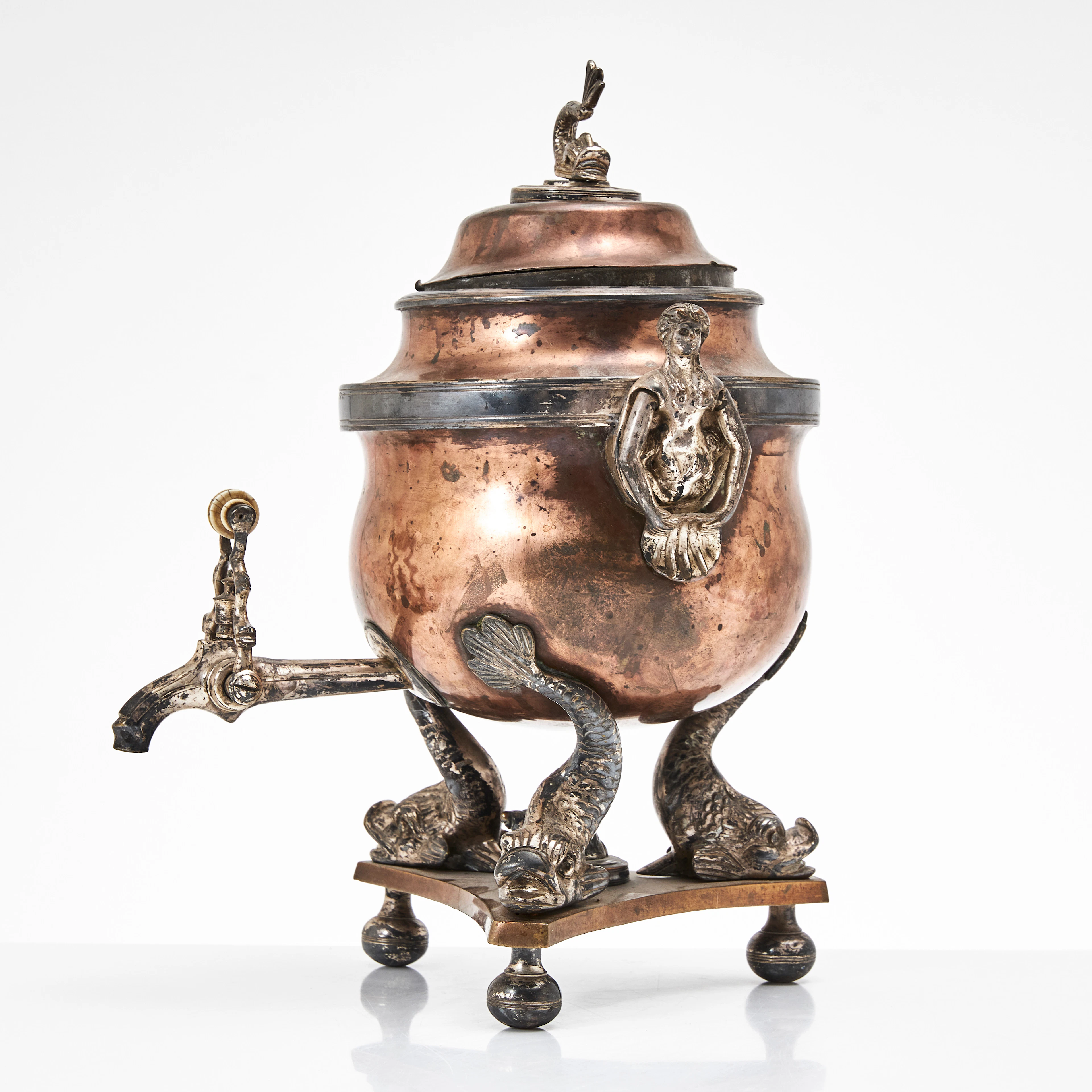 SAMOVAR, 1800-talets första hälft, koppar, försilvrad detaljer.