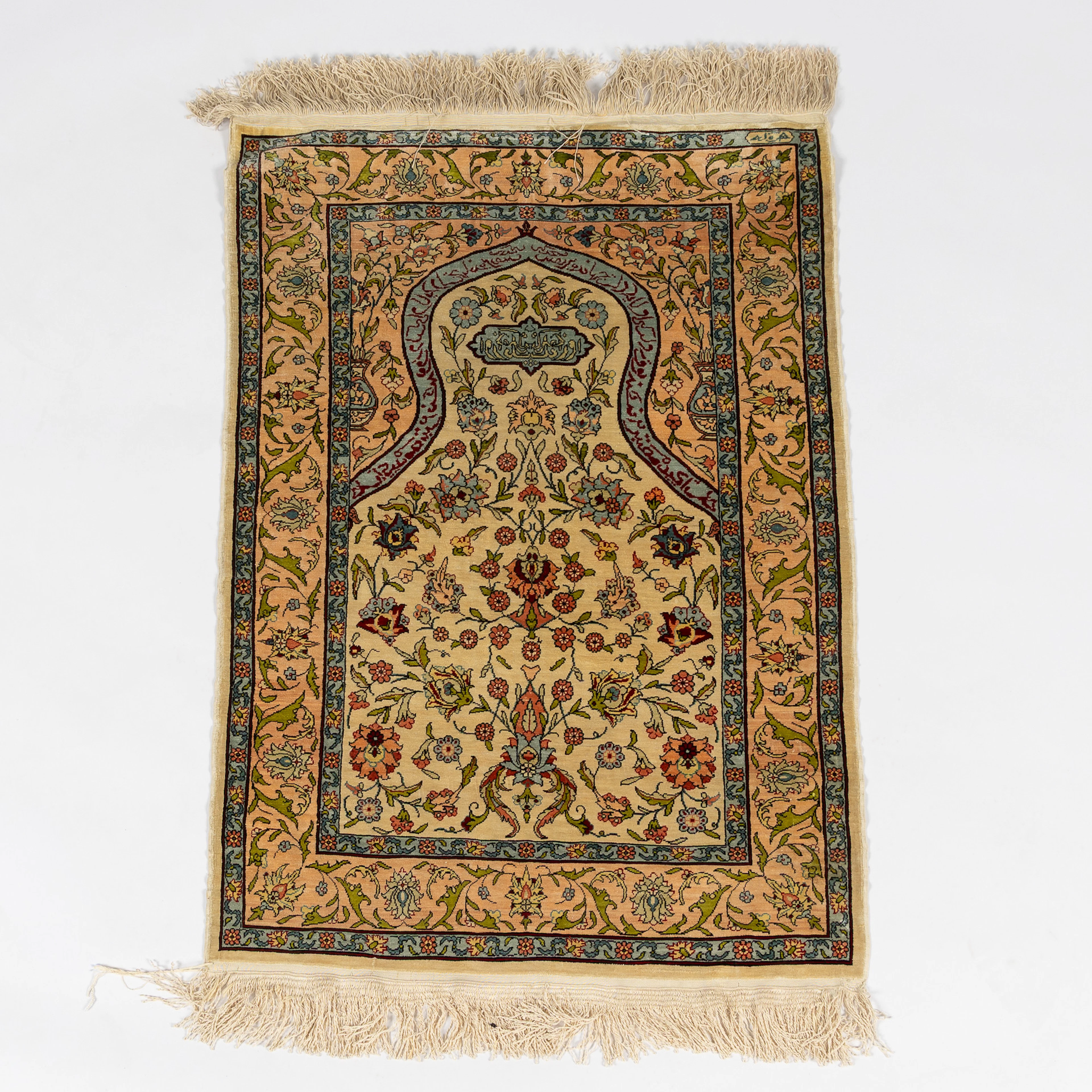 MATTA, Hereke, silke, Anatolien, signerad, ca 93x60 cm.