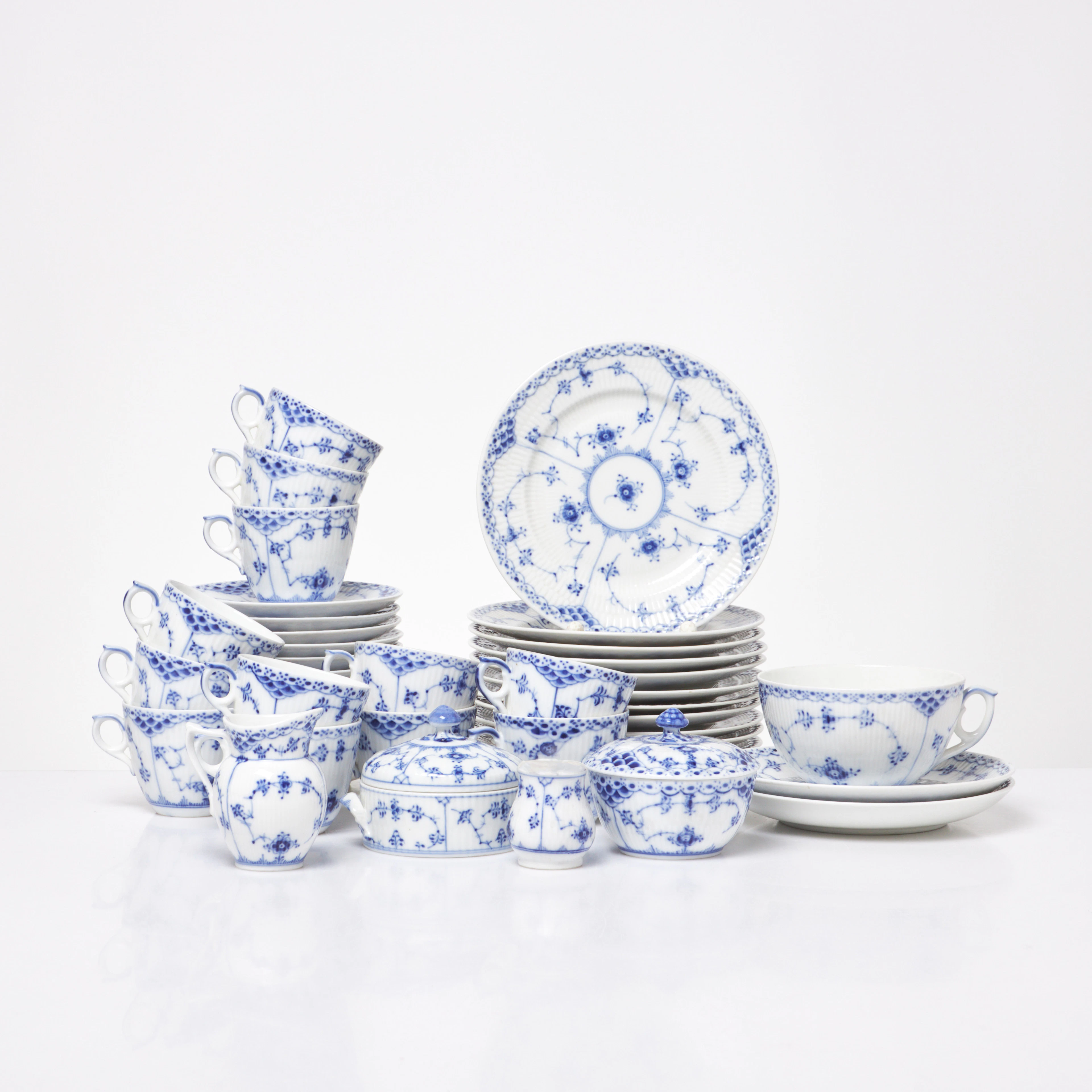 ROYAL COPENHAGEN, Kaffeservisdelar, 30 dlr, porslin, dekor i underglasyrblått.