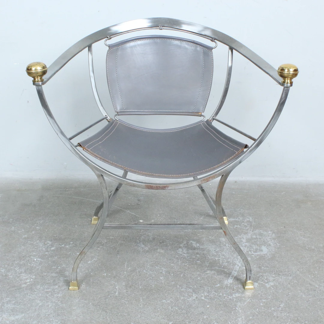 ALBERTO ORLANDI. Skulpturaler Sessel 'Pompeii', Stahl, Messing, Leder