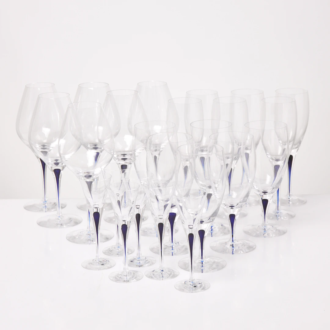 ERIKA LAGERBIELKE. "Intermezzo", 24 dlr, servisglas, Orrefors.