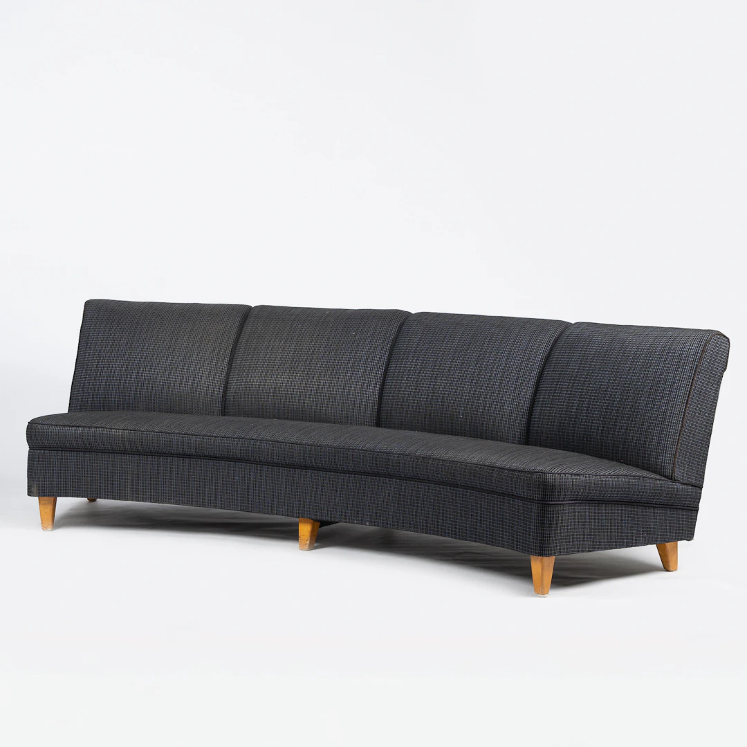 ELIAS SVEDBERG. Soffa, svängd modell, Swedish modern, 1940-tal.