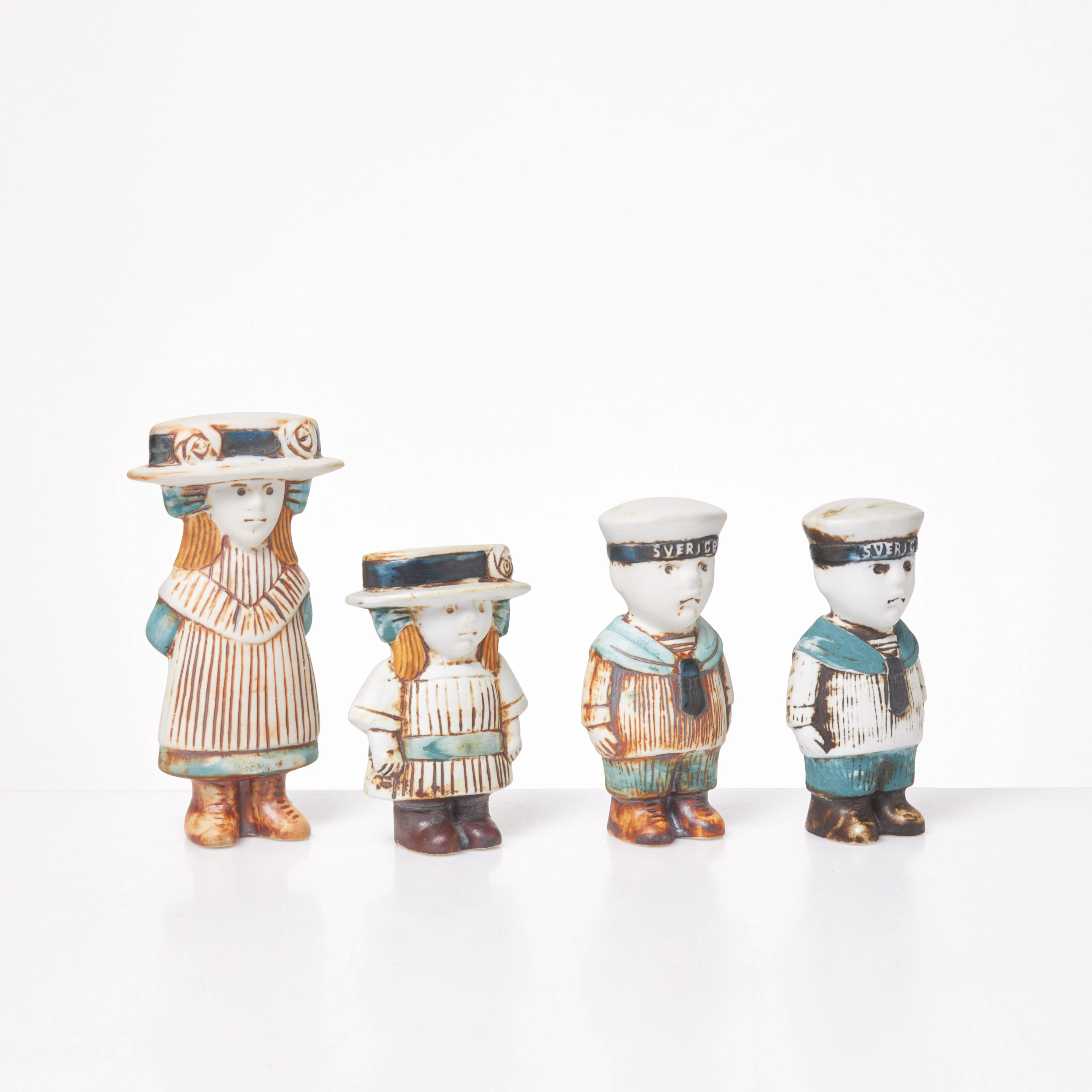 LISA LARSON. 4 st, figurer, bl.a. "Oscar", "Anna" och Julia, ur serien