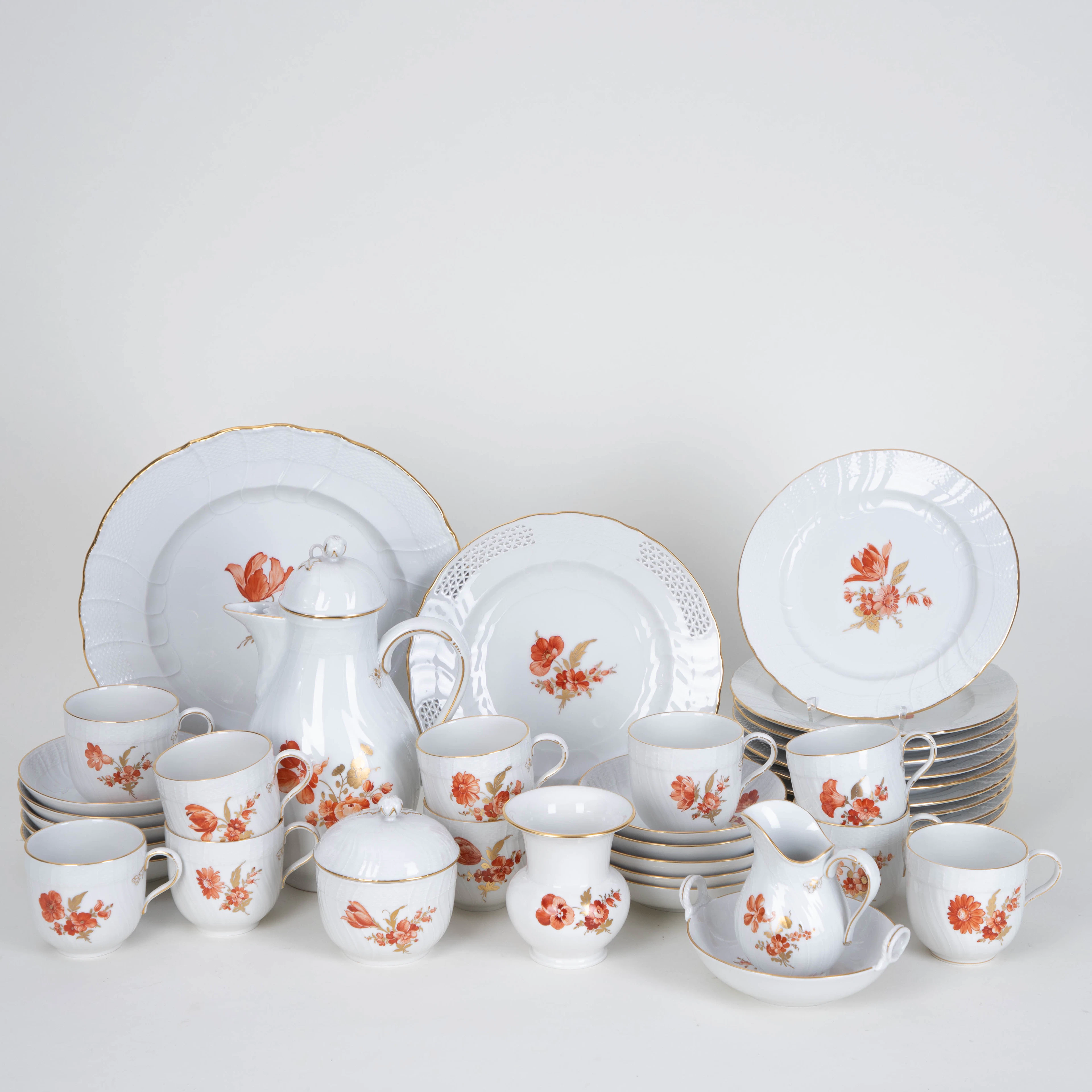 KPM, Kaffeeservice für 10 Personen, Dekor ´Eisenrote Feldblume`, Berlin