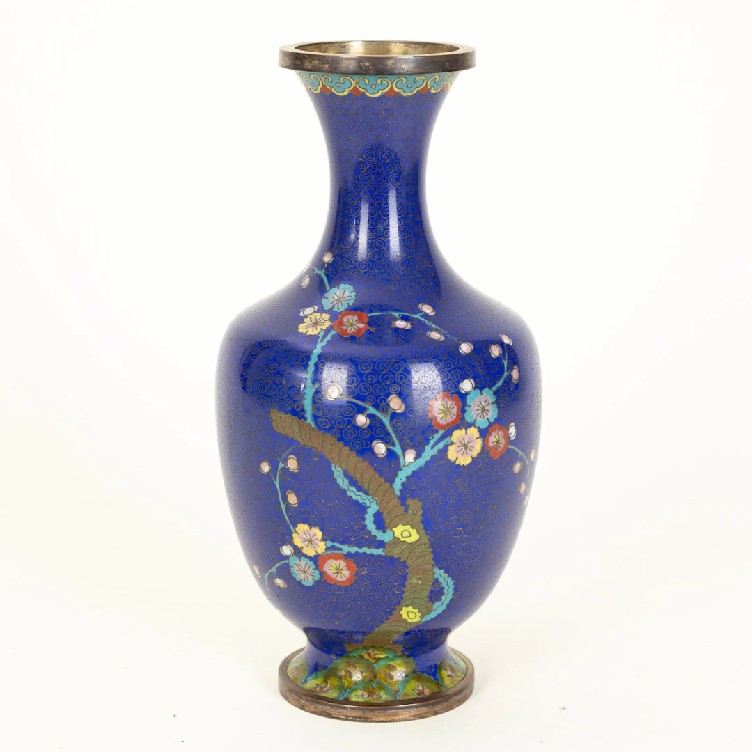 Cloisonné-Vase, China, frühes 20. Jh.