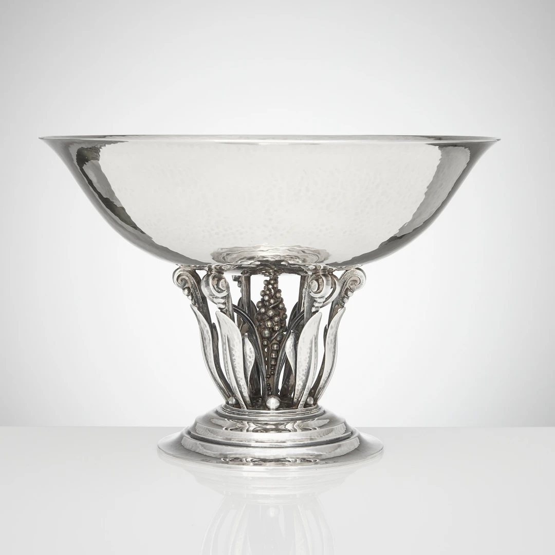 JOHAN ROHDE. Skål på fot, sterling silver, Georg Jensen, Danmark 1915-1927.